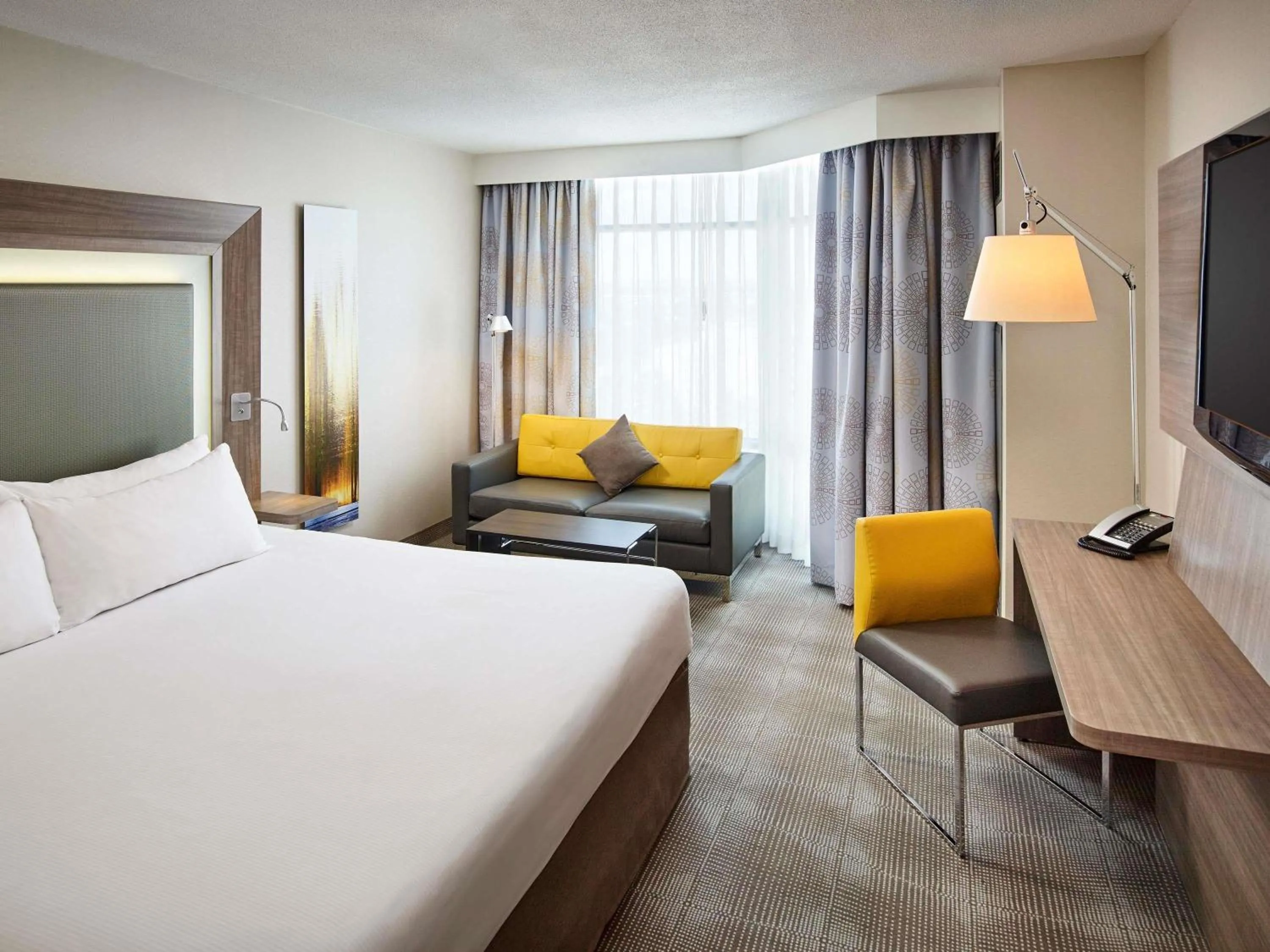 Bedroom, Bed in Novotel Toronto North York