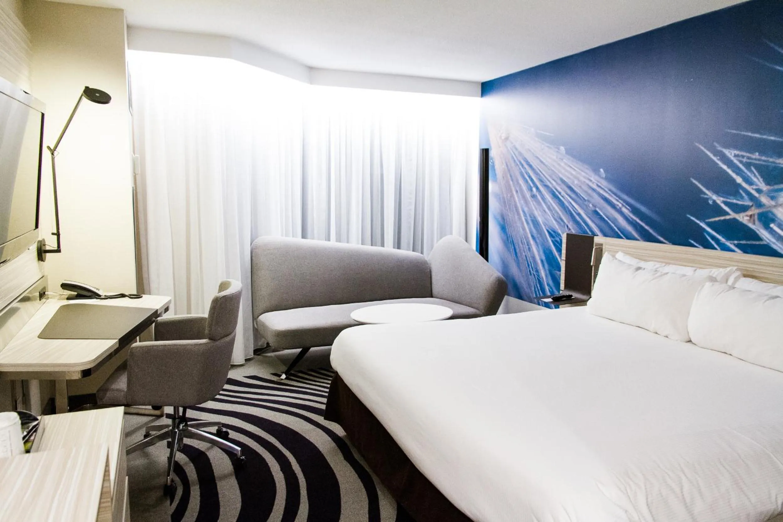 Bed in Novotel Toronto North York