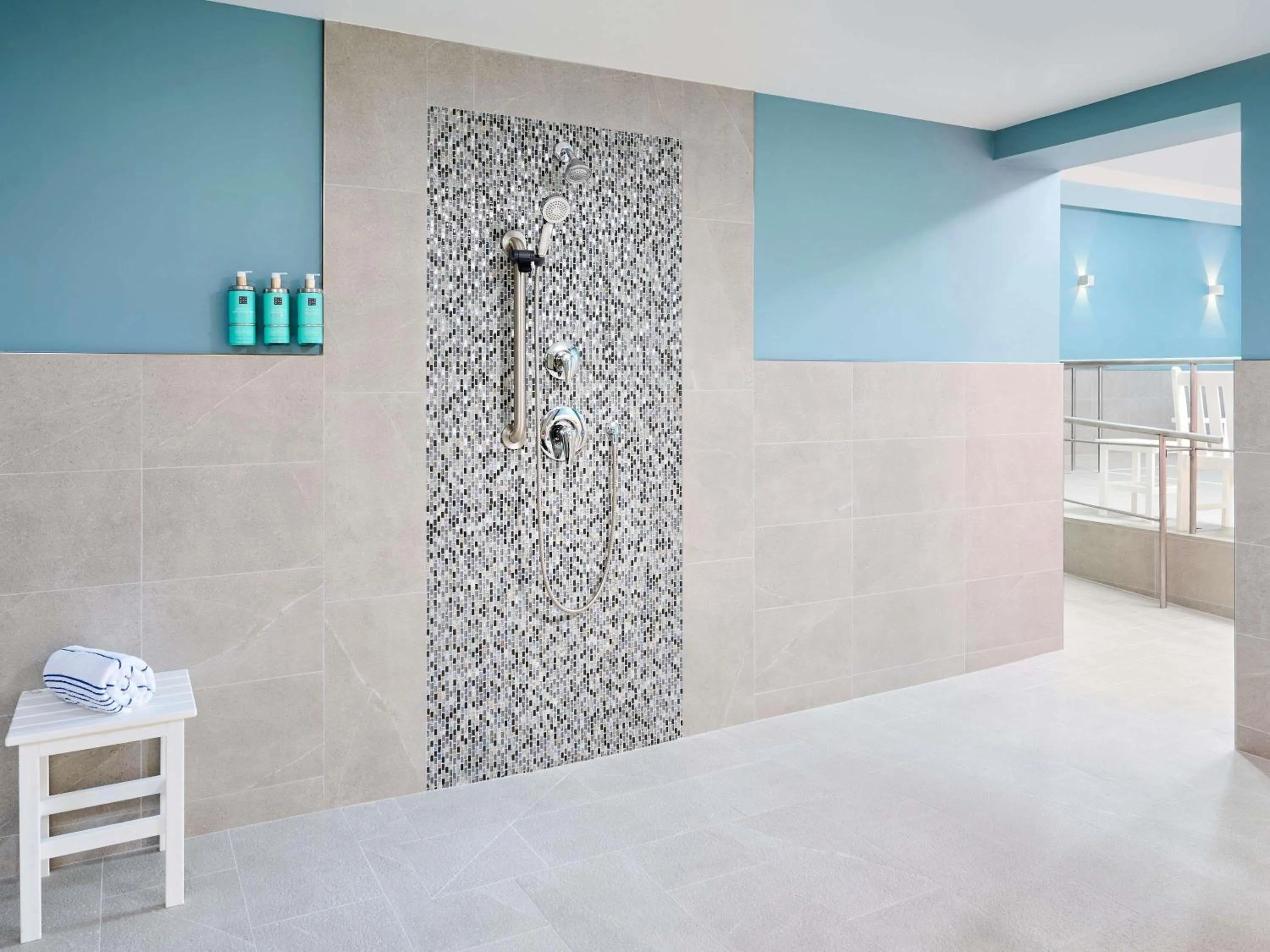 Fitness centre/facilities in Novotel Toronto North York