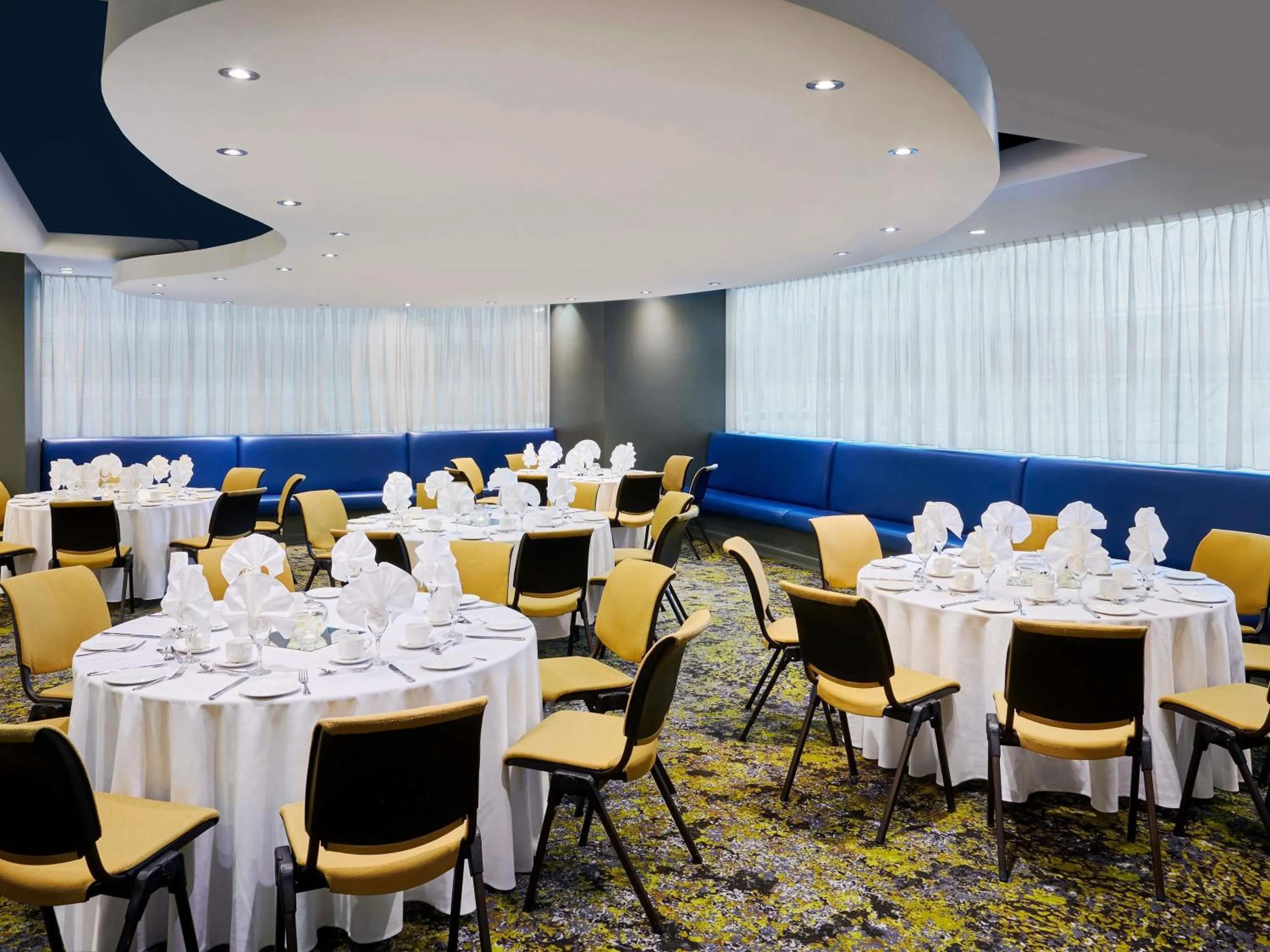 Meeting/conference room in Novotel Toronto North York
