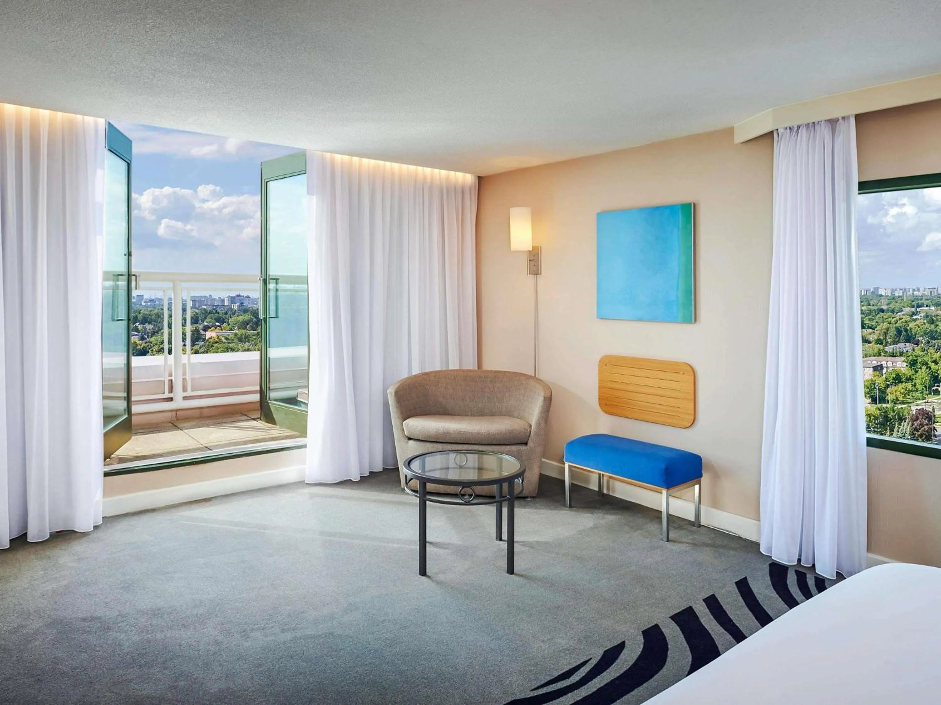 Bedroom, Bed in Novotel Toronto North York