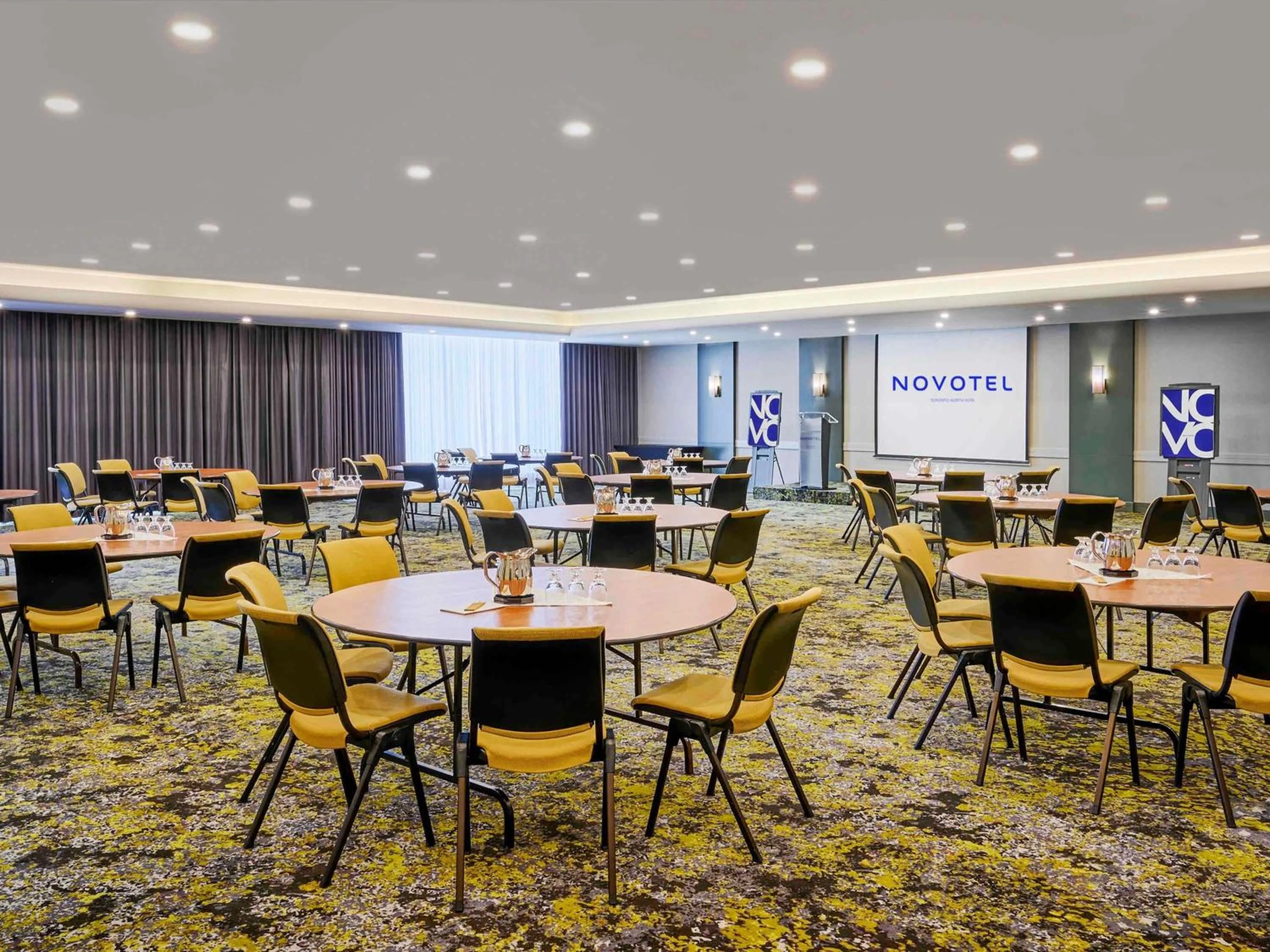 Meeting/conference room in Novotel Toronto North York