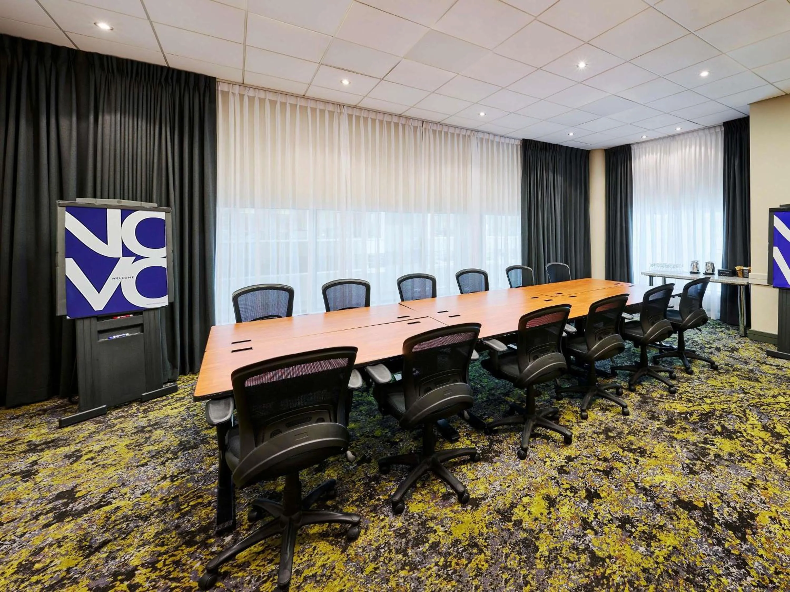 Meeting/conference room in Novotel Toronto North York