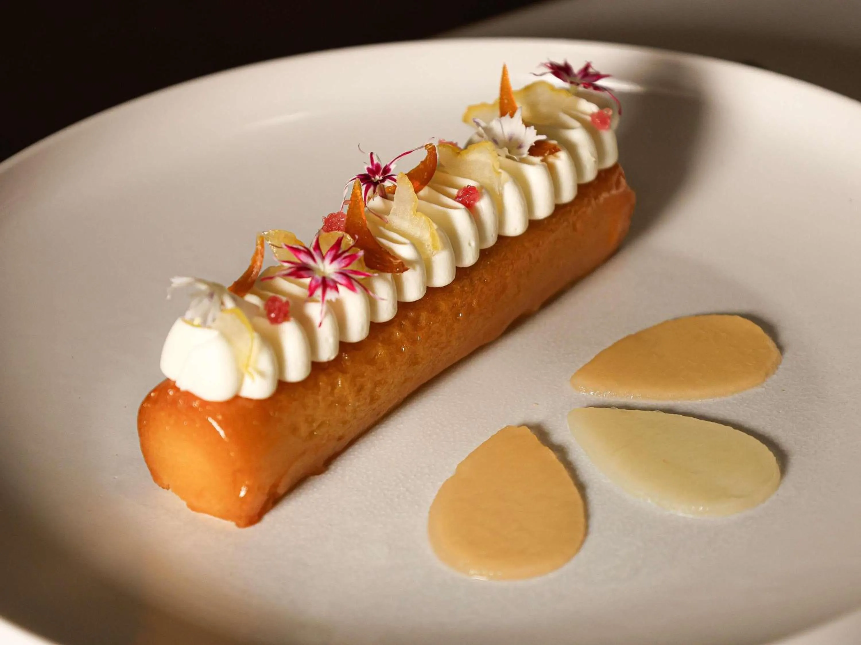 Restaurant/places to eat in Sofitel Montreal Golden Mile