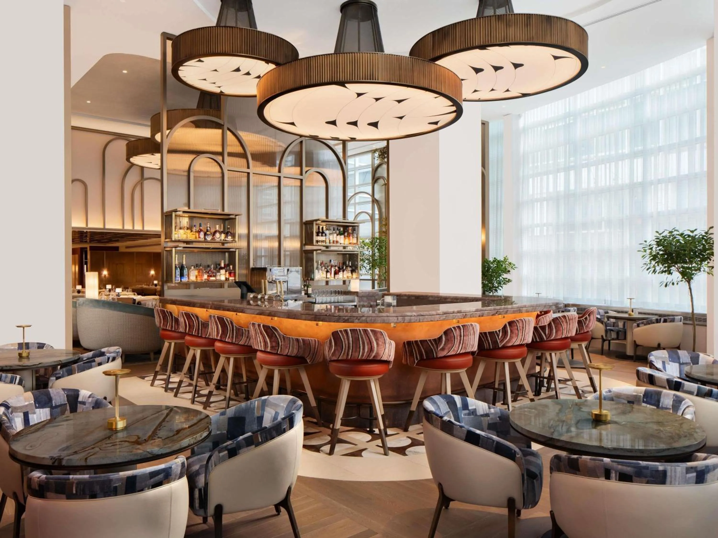 Lounge or bar in Sofitel Montreal Golden Mile