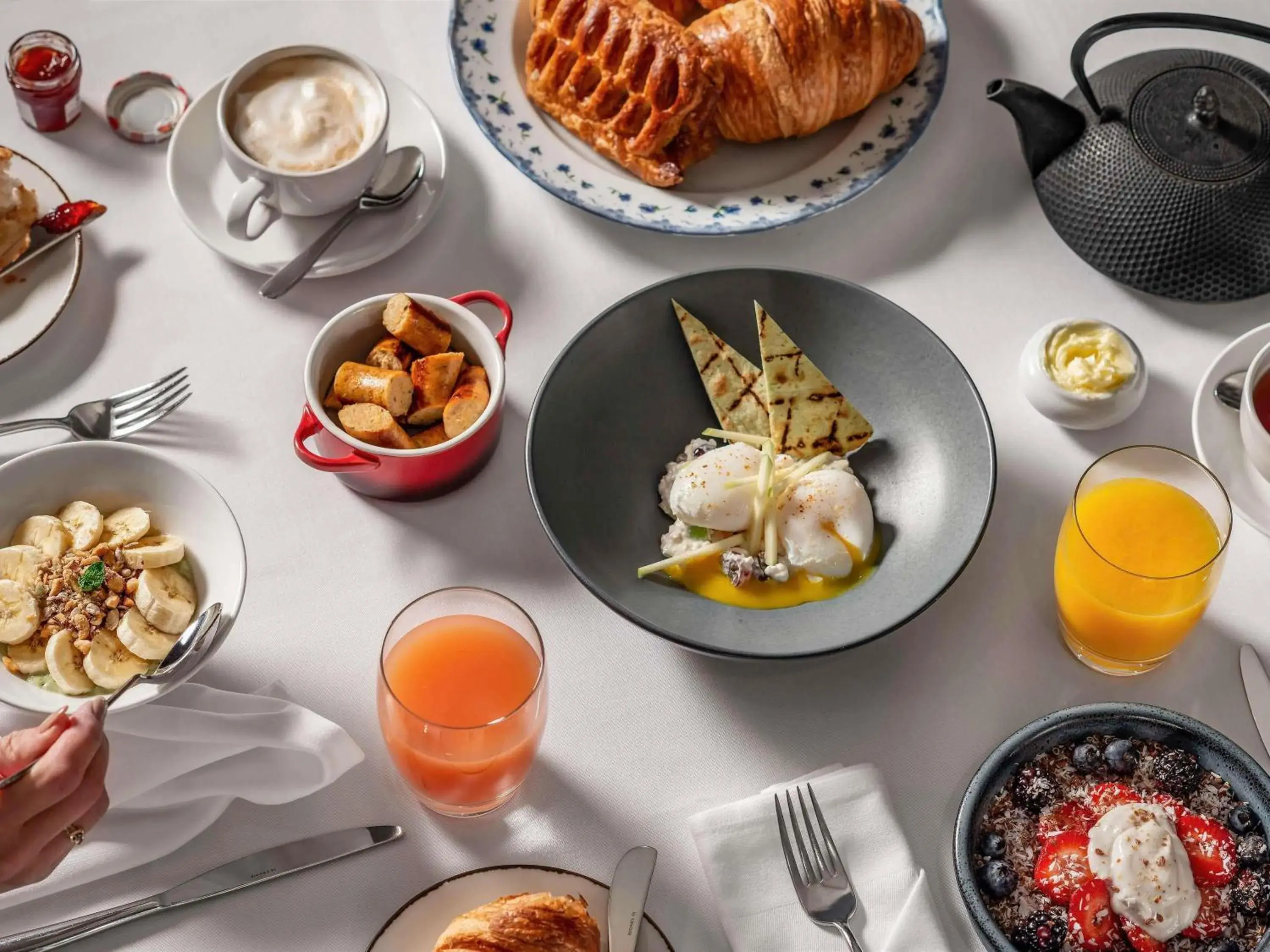 Restaurant/places to eat in Sofitel Montreal Golden Mile Restaurant/places to eat in Sofitel Montreal Golden Mile