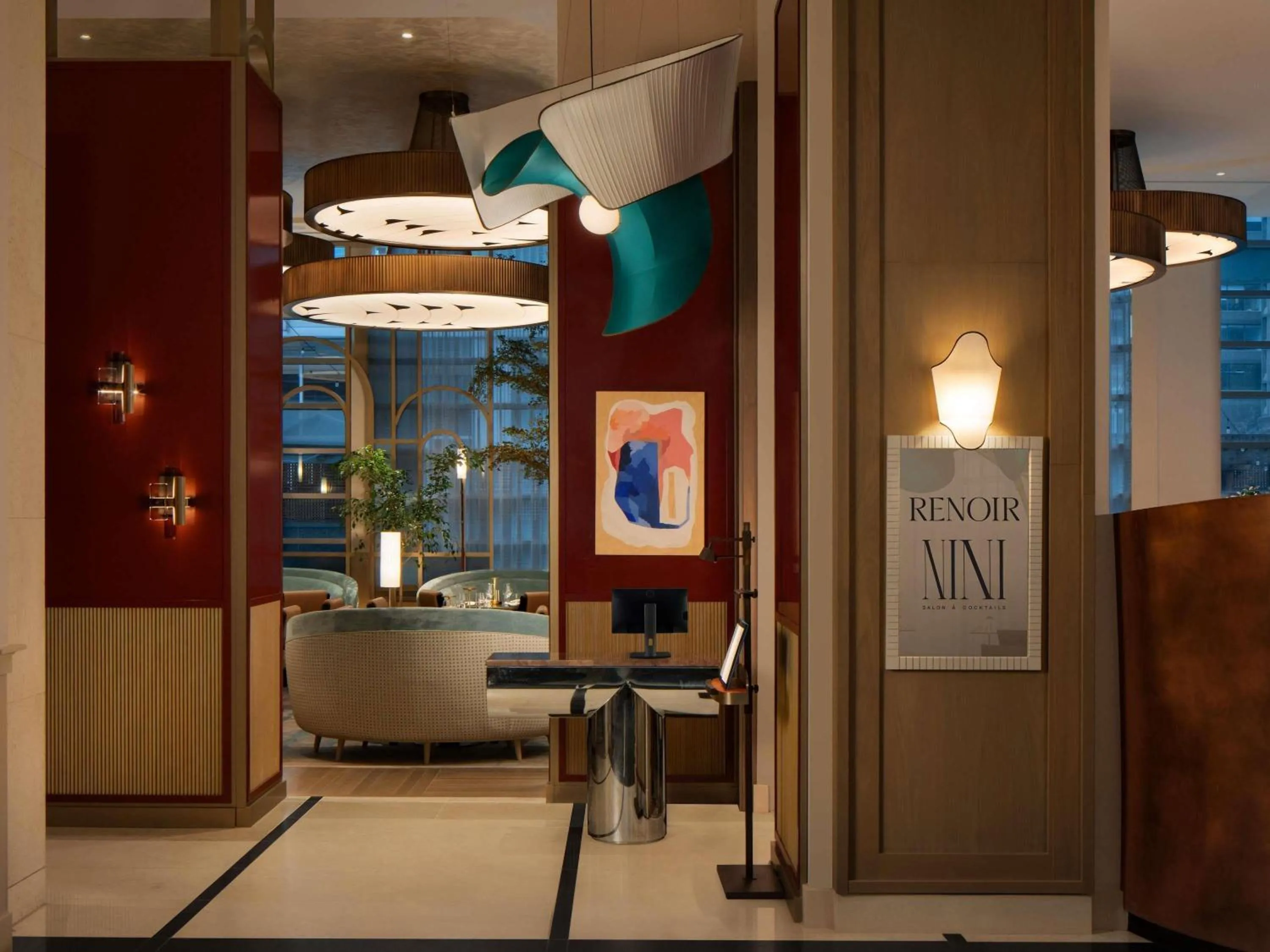 Restaurant/places to eat in Sofitel Montreal Golden Mile