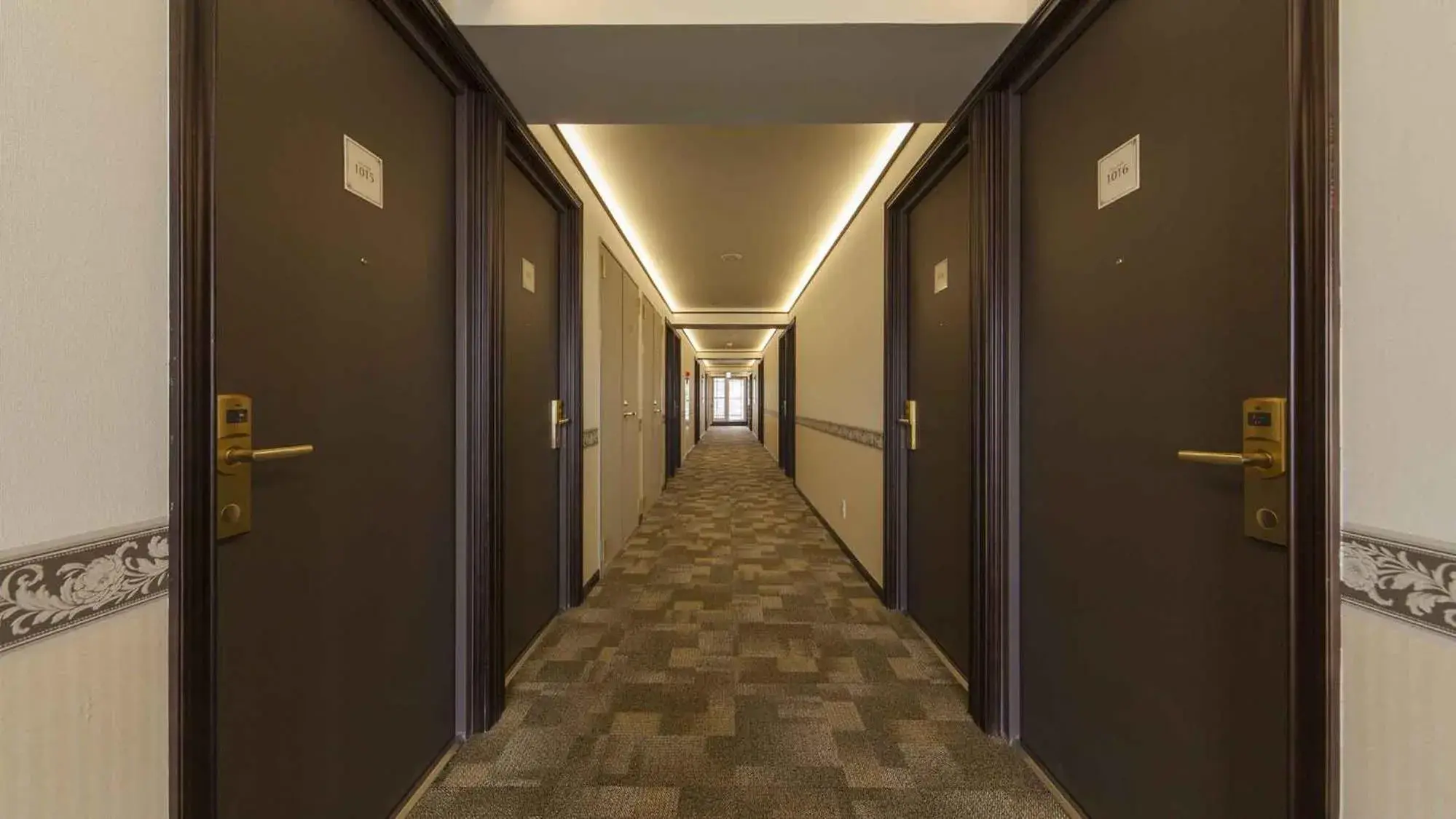 Property building in Toyoko Inn Hon-atsugi-eki Minami-guchi Property building in Toyoko Inn Hon-atsugi-eki Minami-guchi