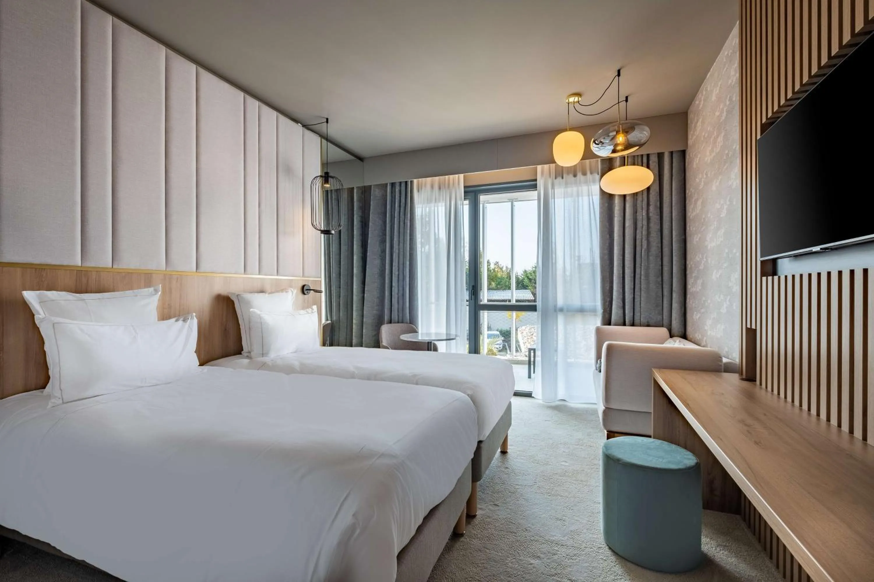 Bedroom, Bed in GOLDEN TULIP LYON OUEST TECHLID Hotel & Spa