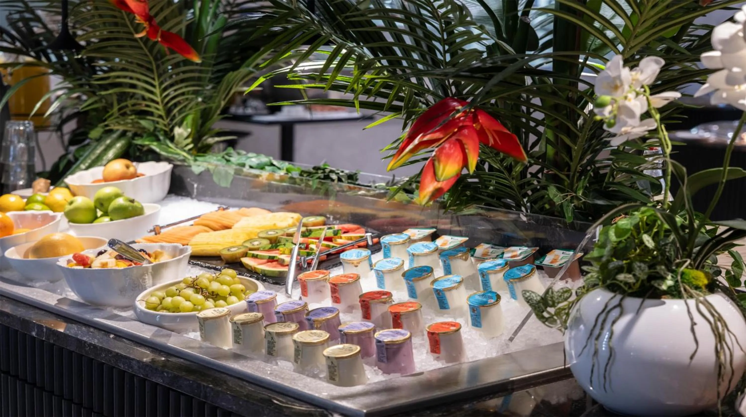 Breakfast in GOLDEN TULIP LYON OUEST TECHLID Hotel & Spa