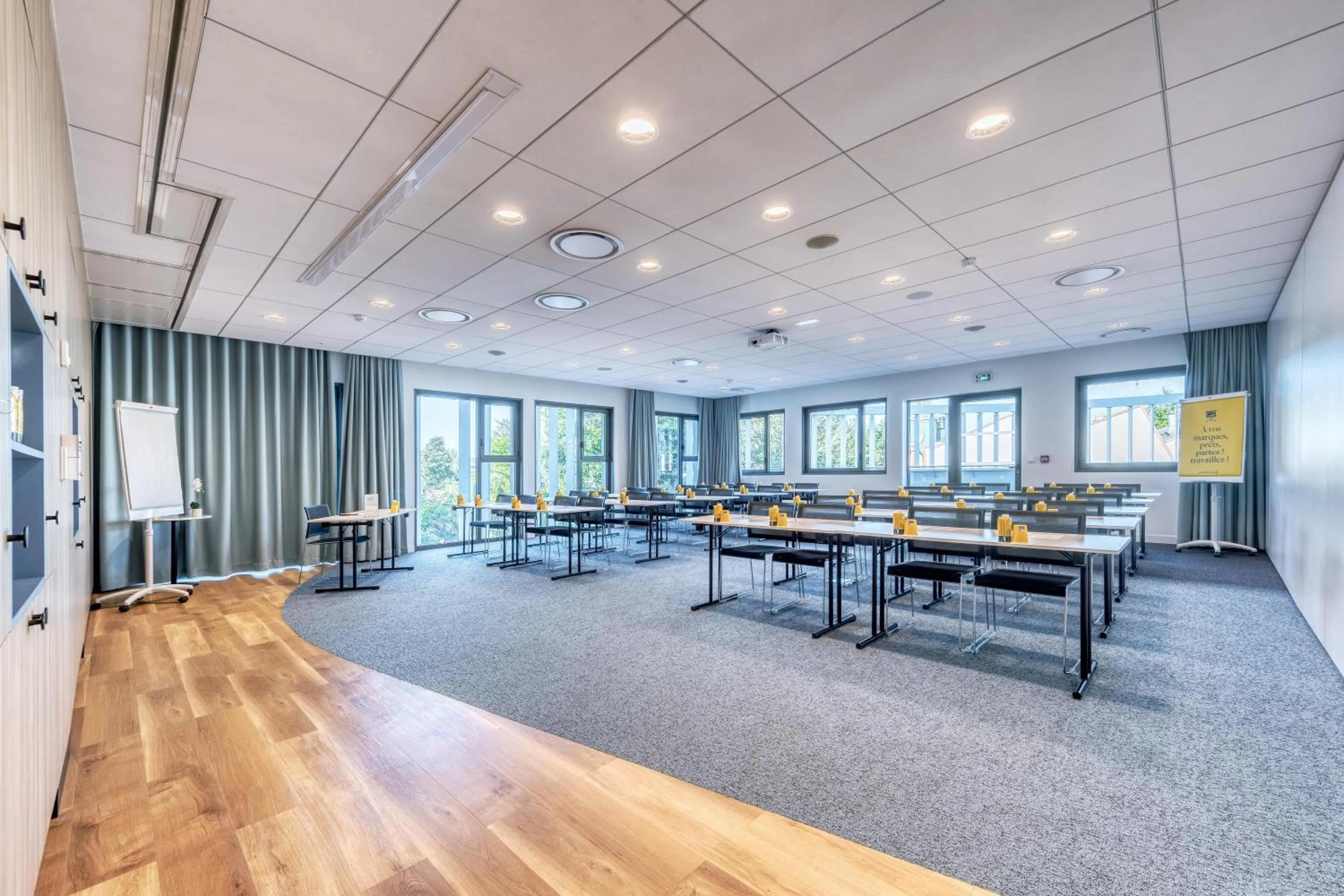 Meeting/conference room in GOLDEN TULIP LYON OUEST TECHLID Hotel & Spa