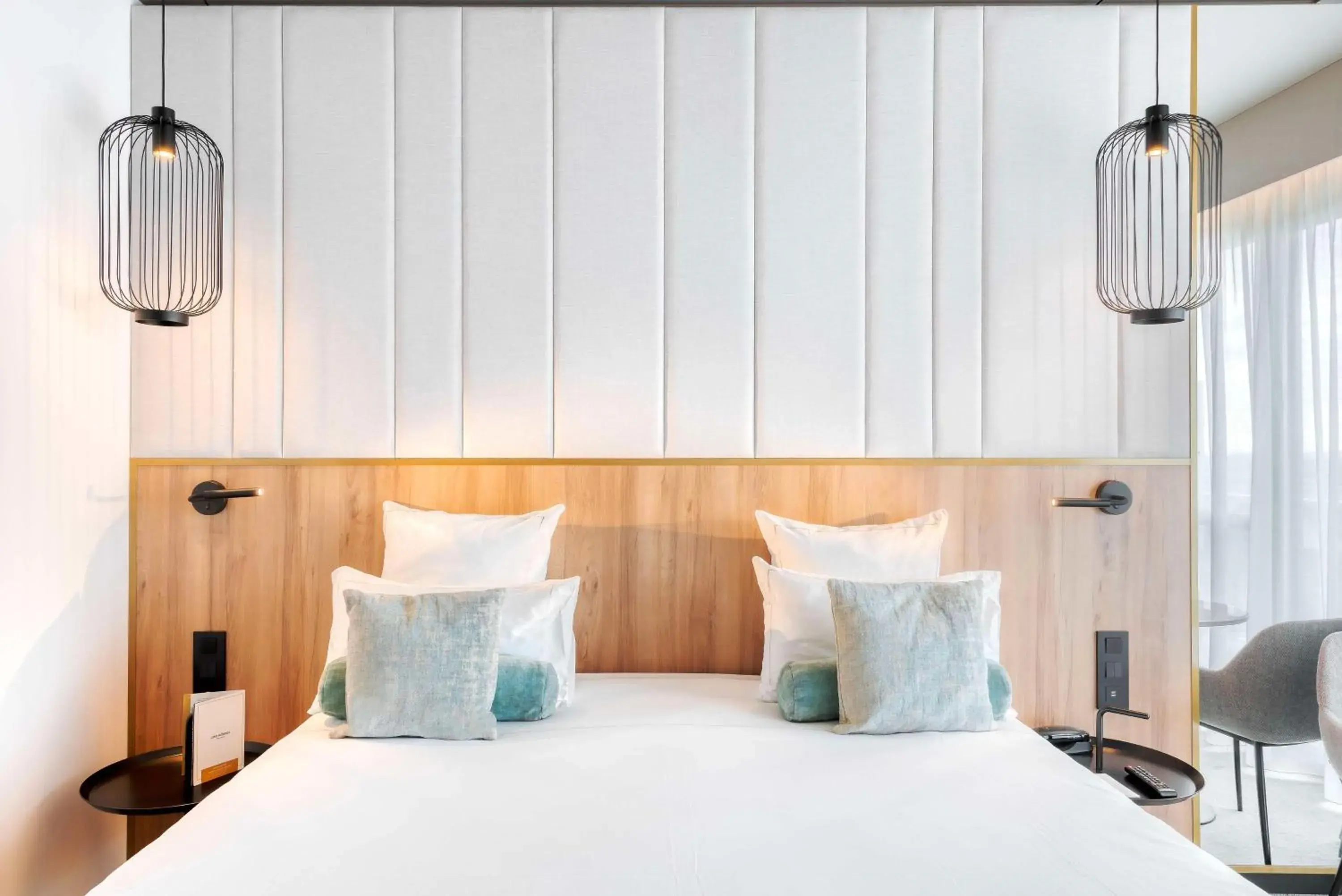 Deluxe Room with 1 King bed and 1 Hour Spa Access in GOLDEN TULIP LYON OUEST TECHLID Hotel & Spa Deluxe Room with 1 King bed and 1 Hour Spa Access in GOLDEN TULIP LYON OUEST TECHLID Hotel & Spa