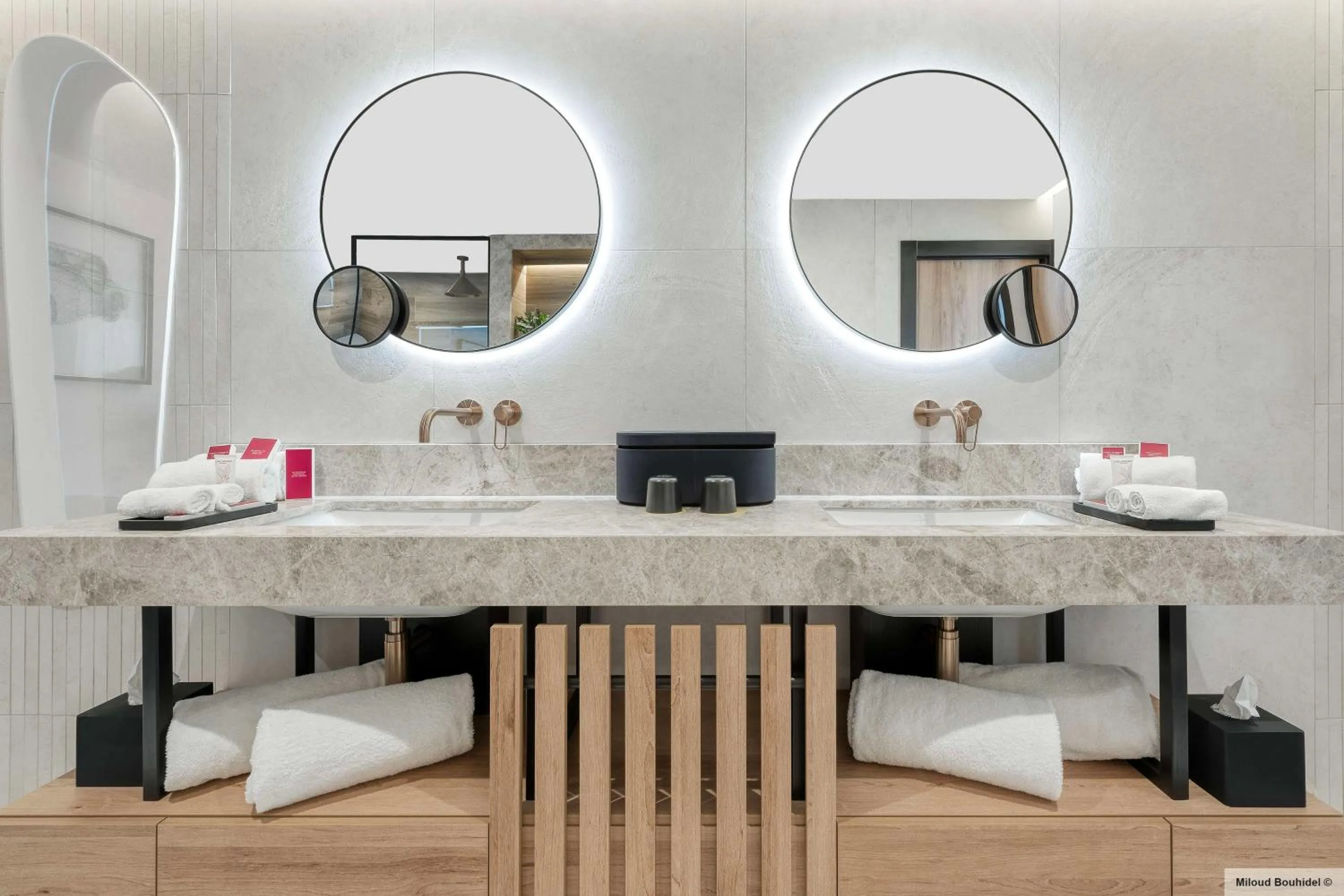 Bathroom in GOLDEN TULIP LYON OUEST TECHLID Hotel & Spa