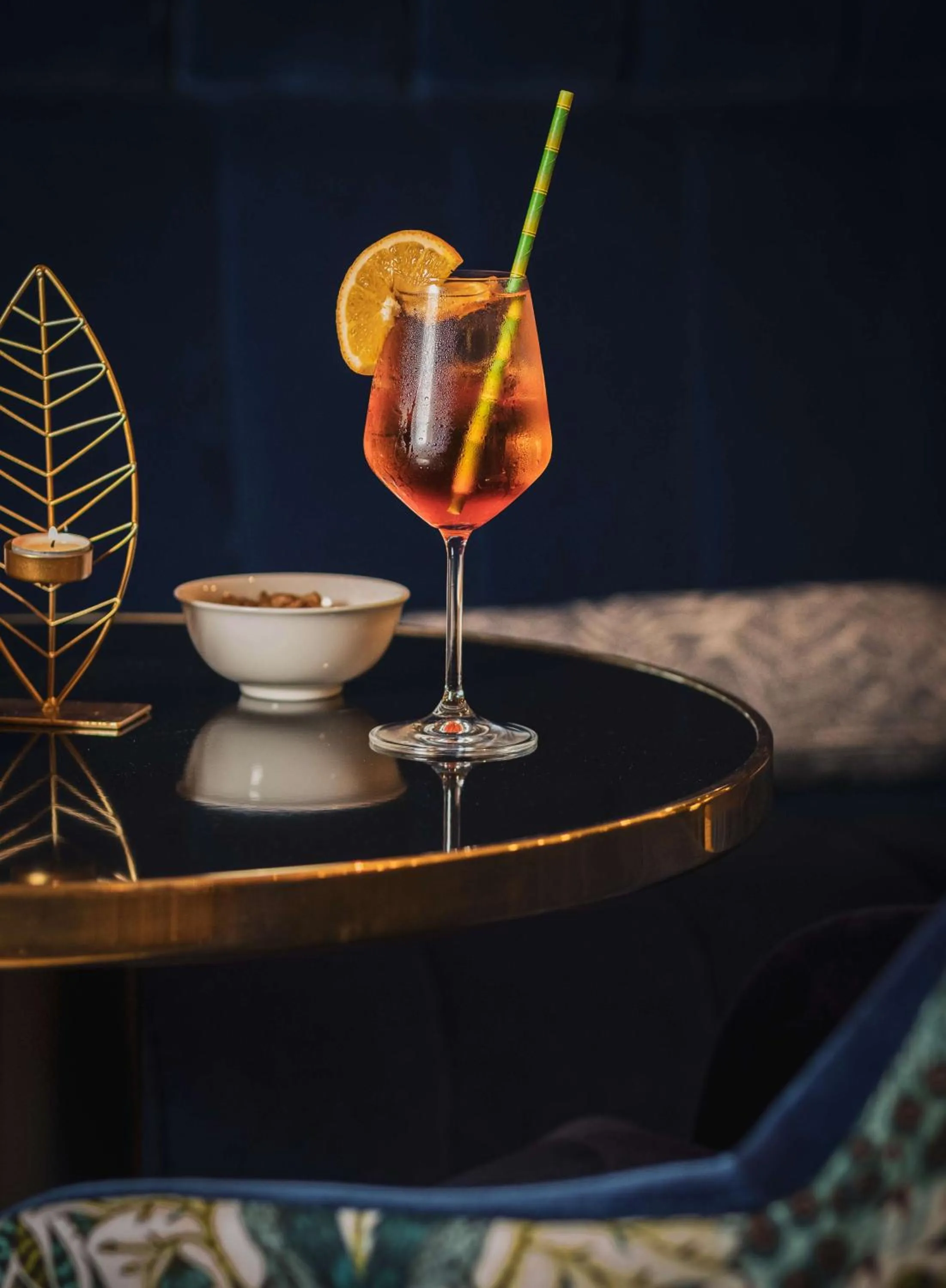 Lounge or bar in GOLDEN TULIP LYON OUEST TECHLID Hotel & Spa