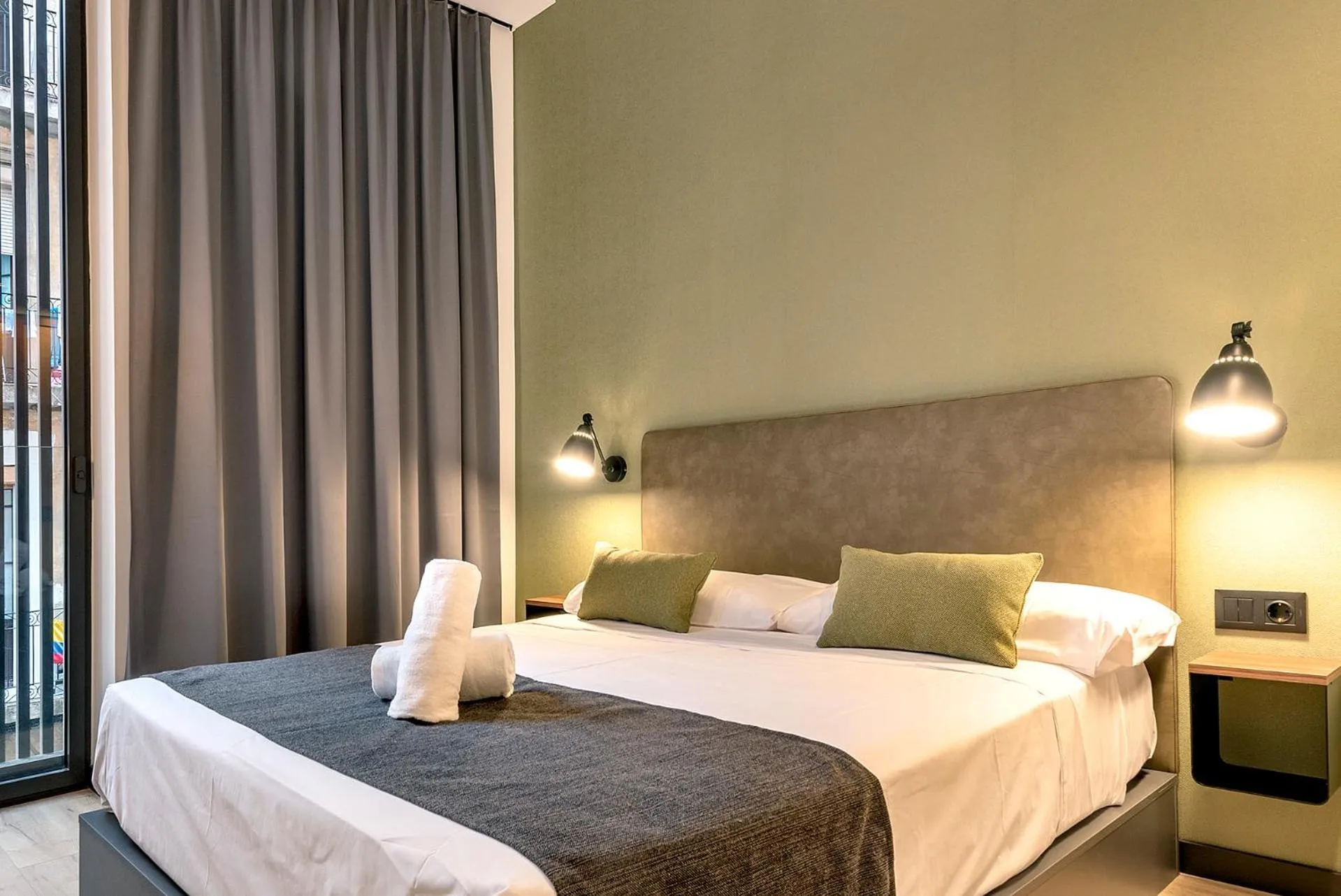 Bed in Hotel Orangine