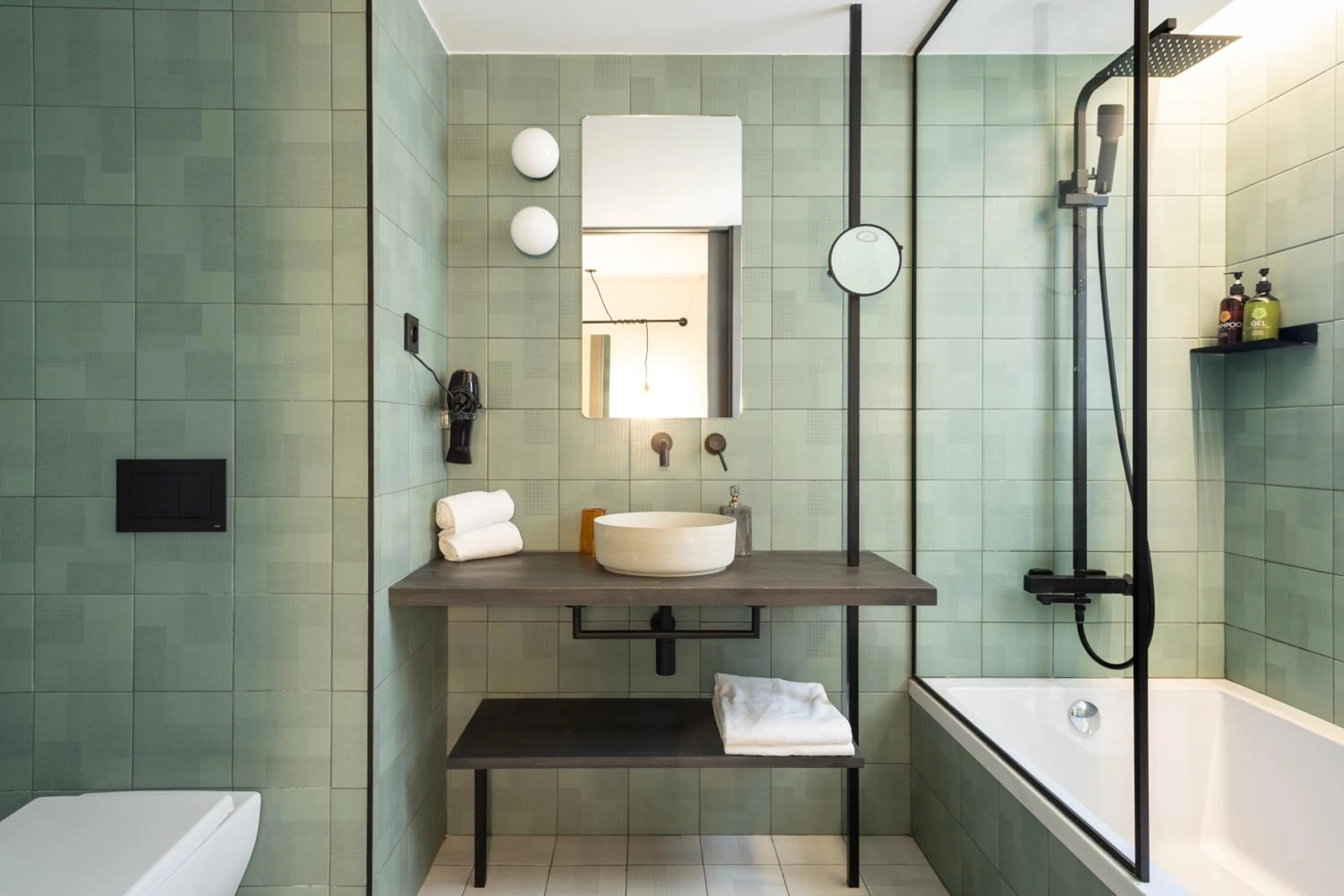 Bath in Hotel Orangine