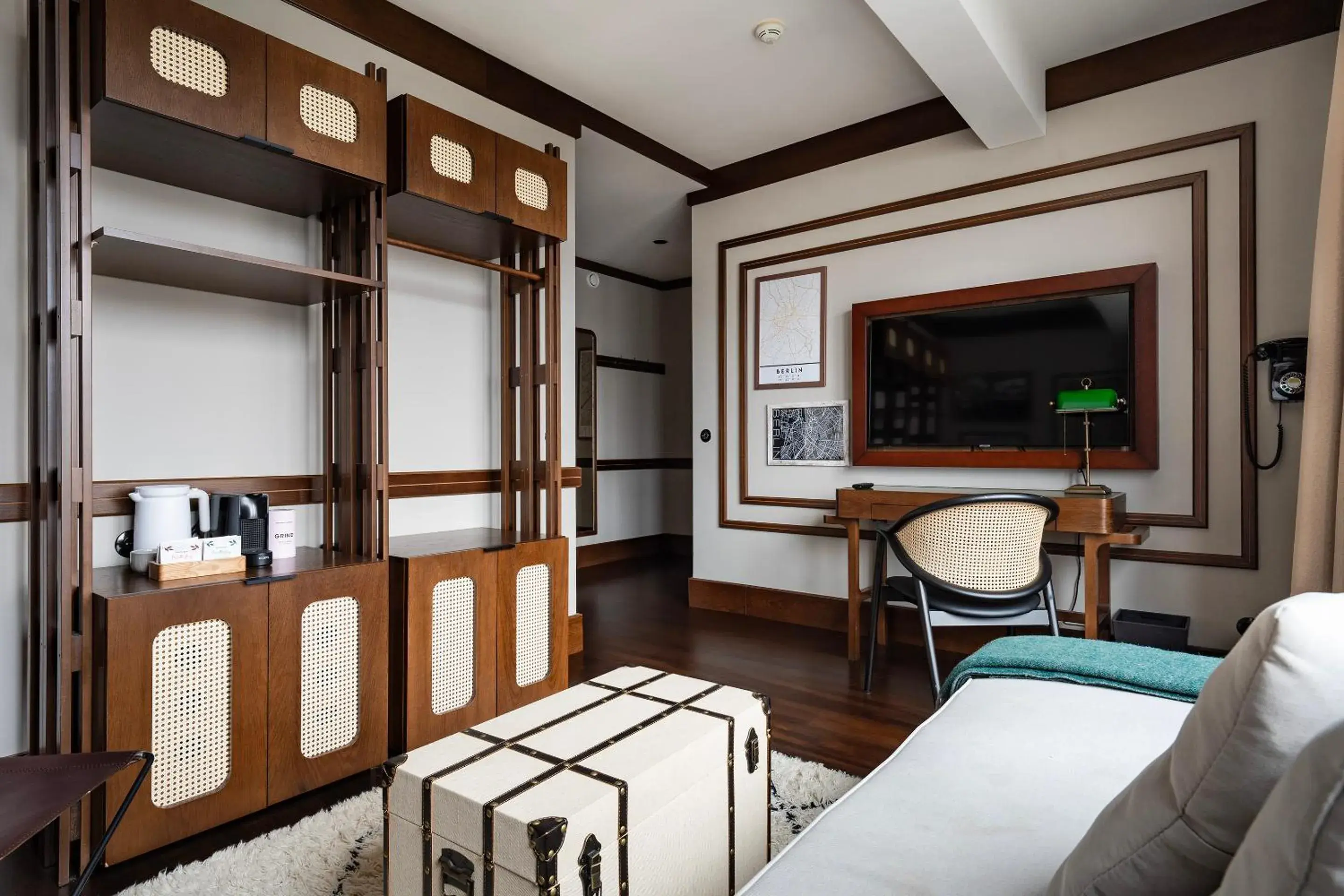 TV and multimedia, Bed in Numa Berlin Potsdamer Platz TV and multimedia, Bed in Numa Berlin Potsdamer Platz
