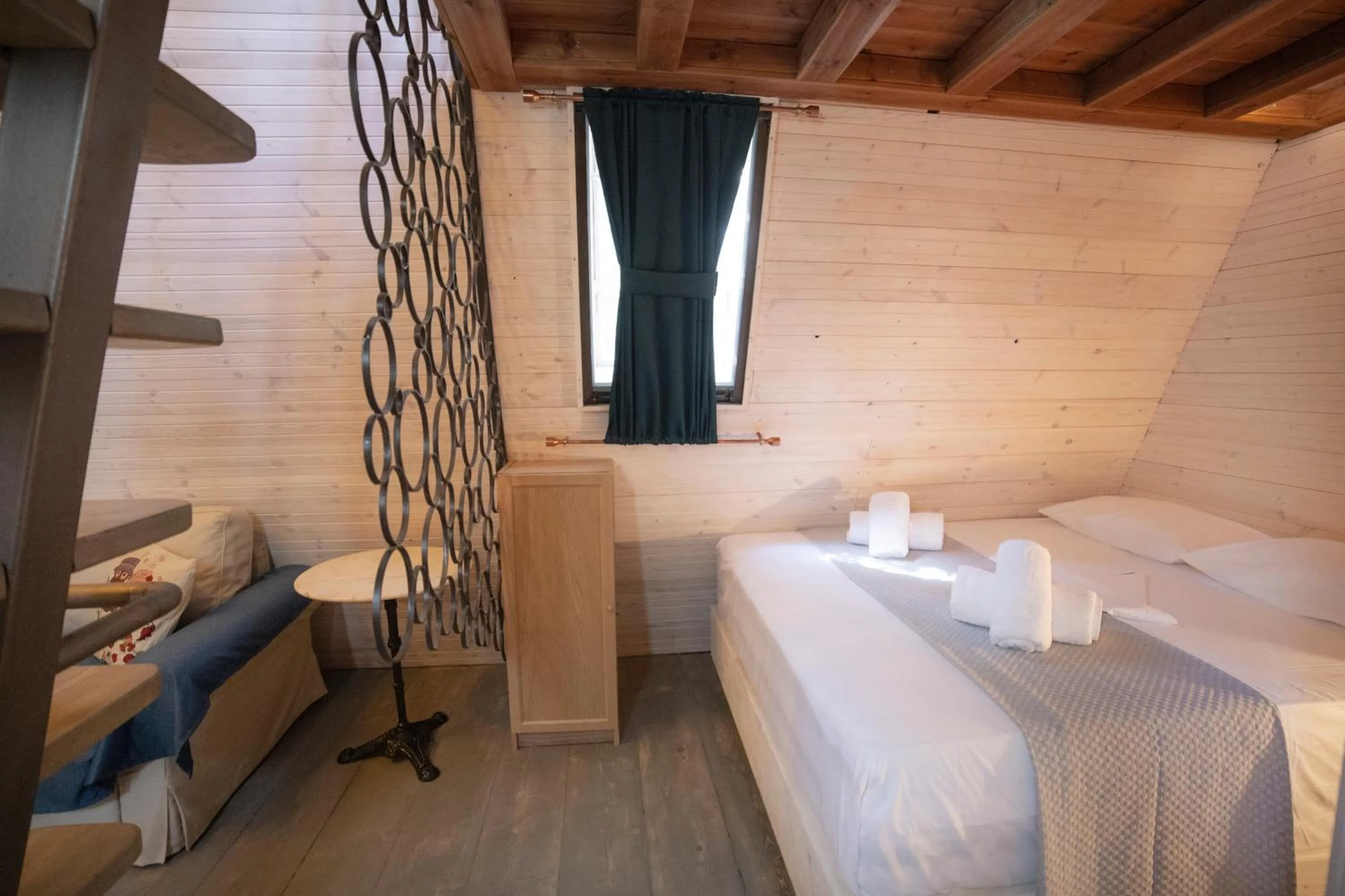 Bed in Captain Ikaros