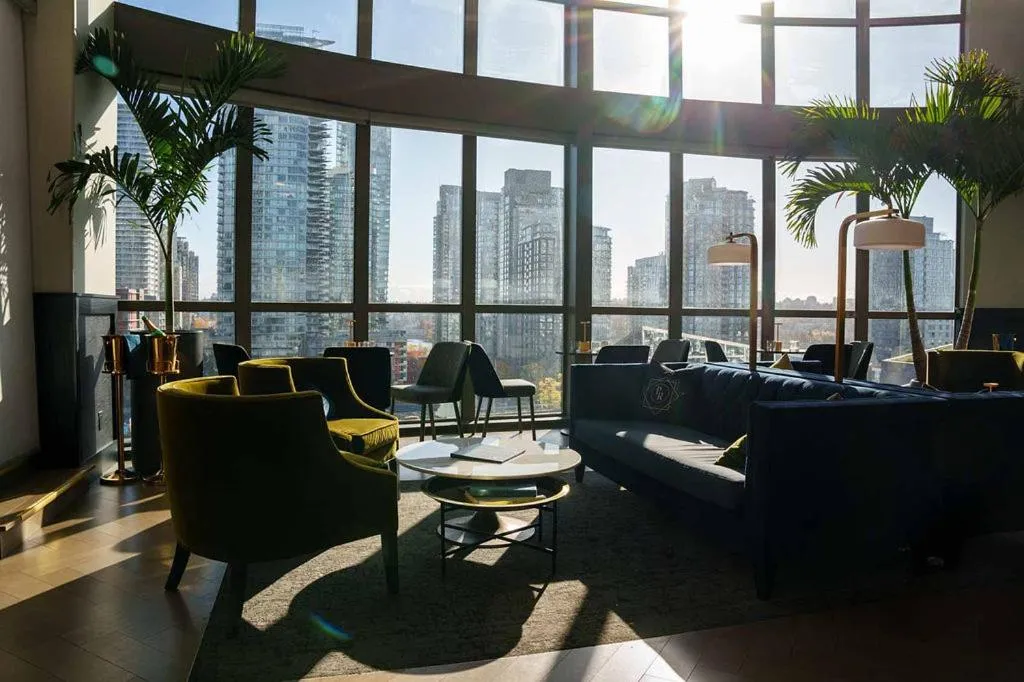 Restaurant/places to eat in The Parker Hotel and Rooftop