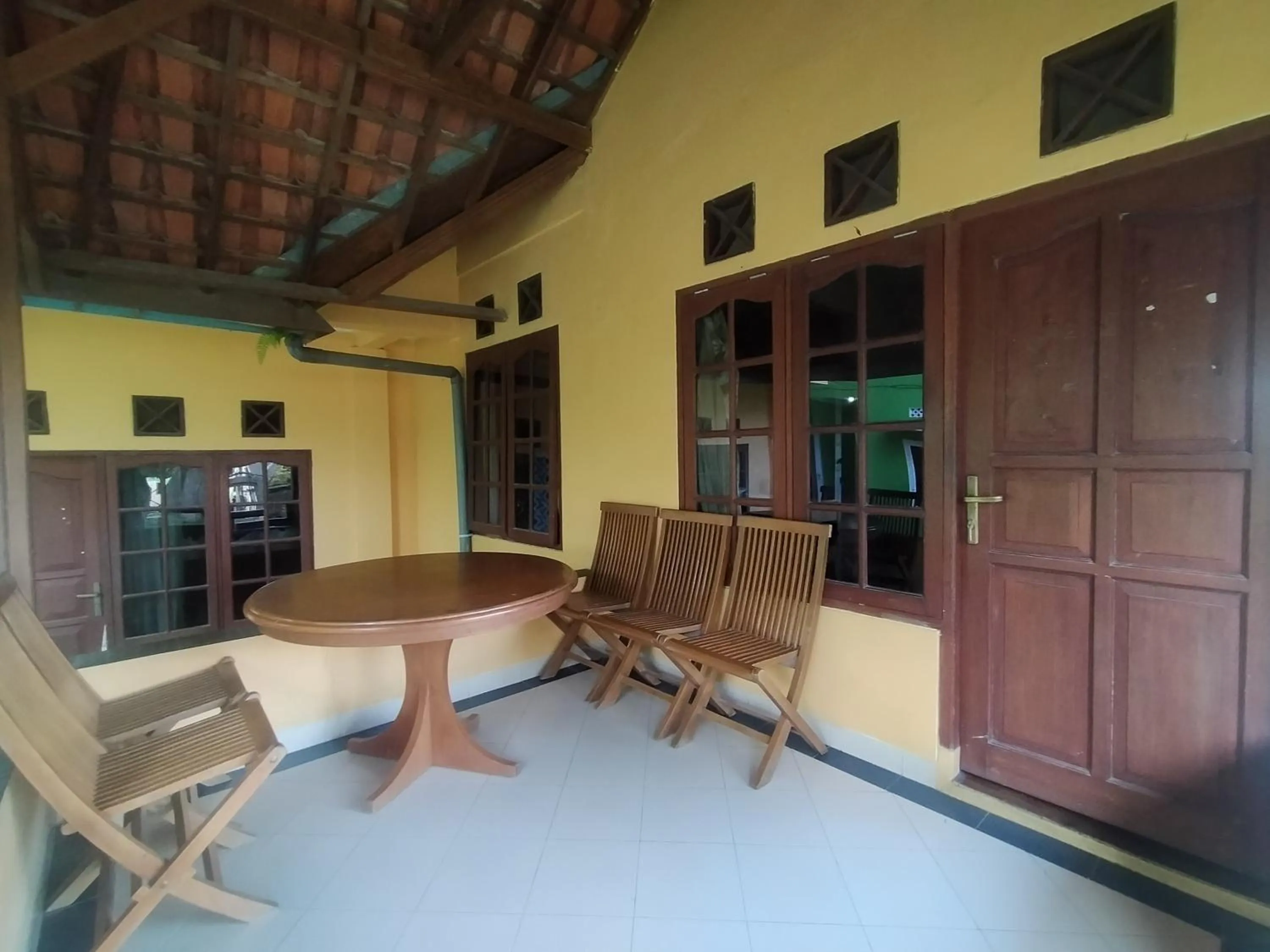 Villa Batu Tua Puncak Mitra RedDoorz