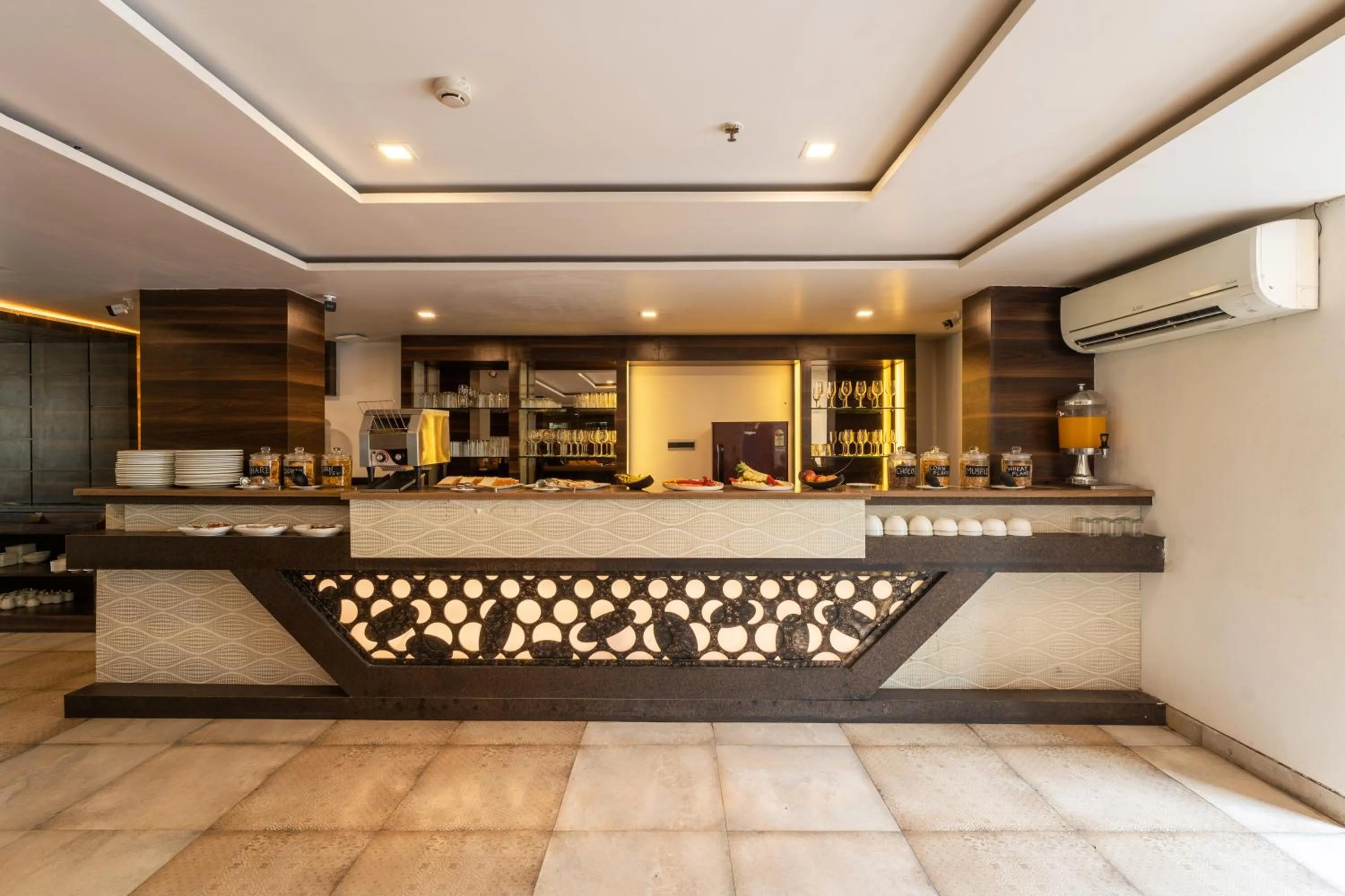 Restaurant/places to eat in Zone Connect by The Park Parra Goa