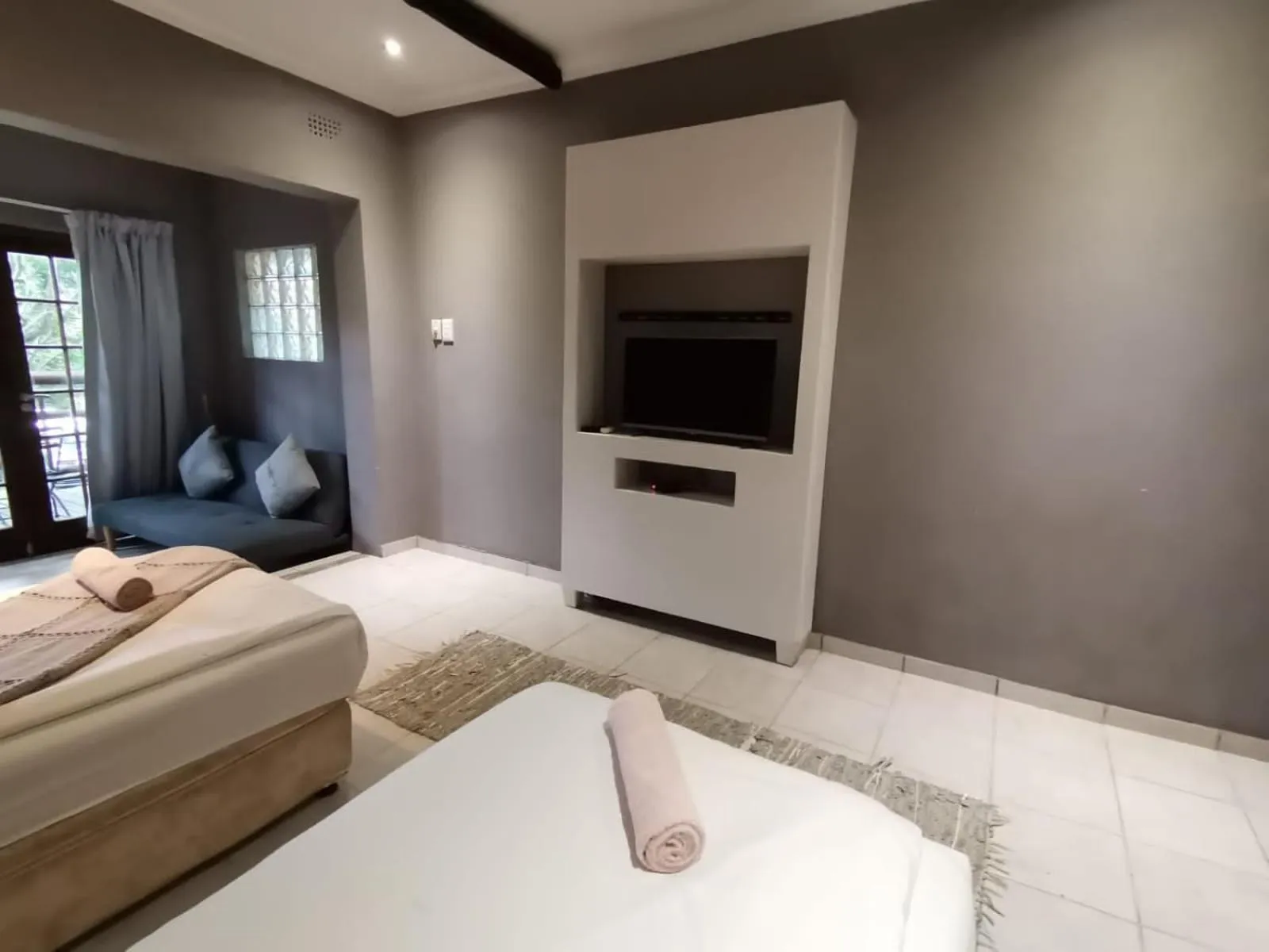 Bed in Umtamvuna River Lodge