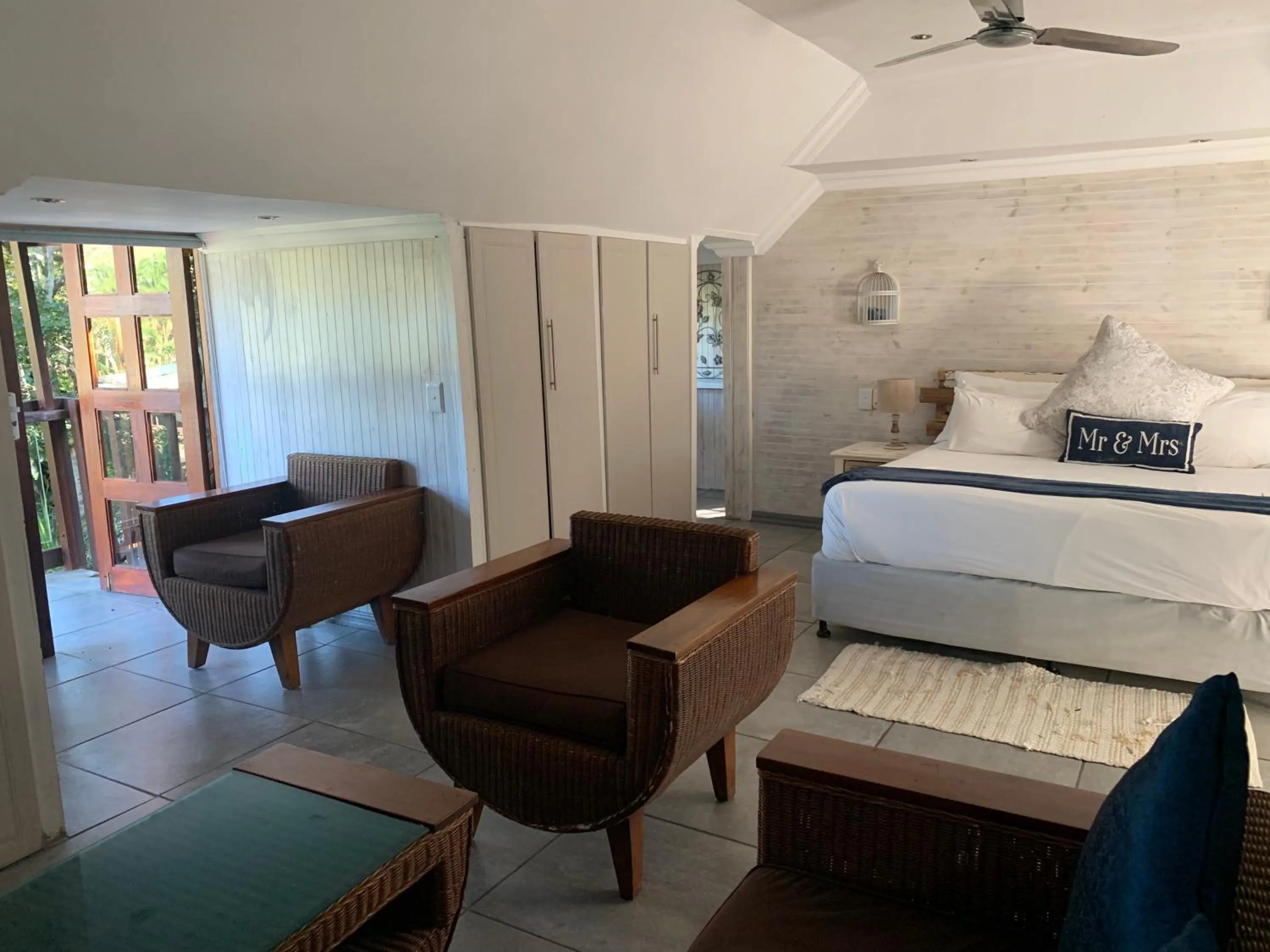 Bed in Umtamvuna River Lodge