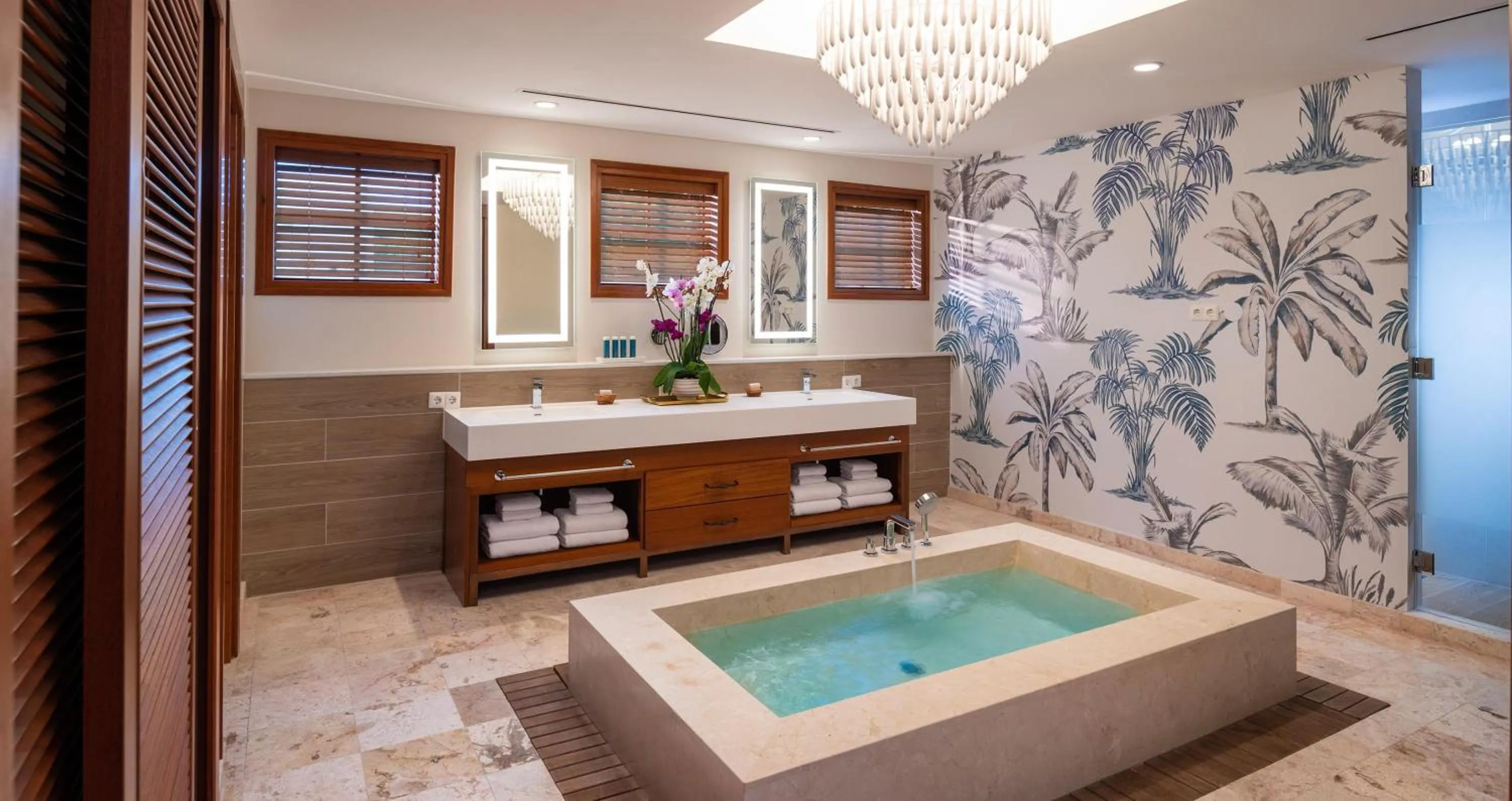 Photo of the whole room in Sandals Royal Curacao All Inclusive Couples Only