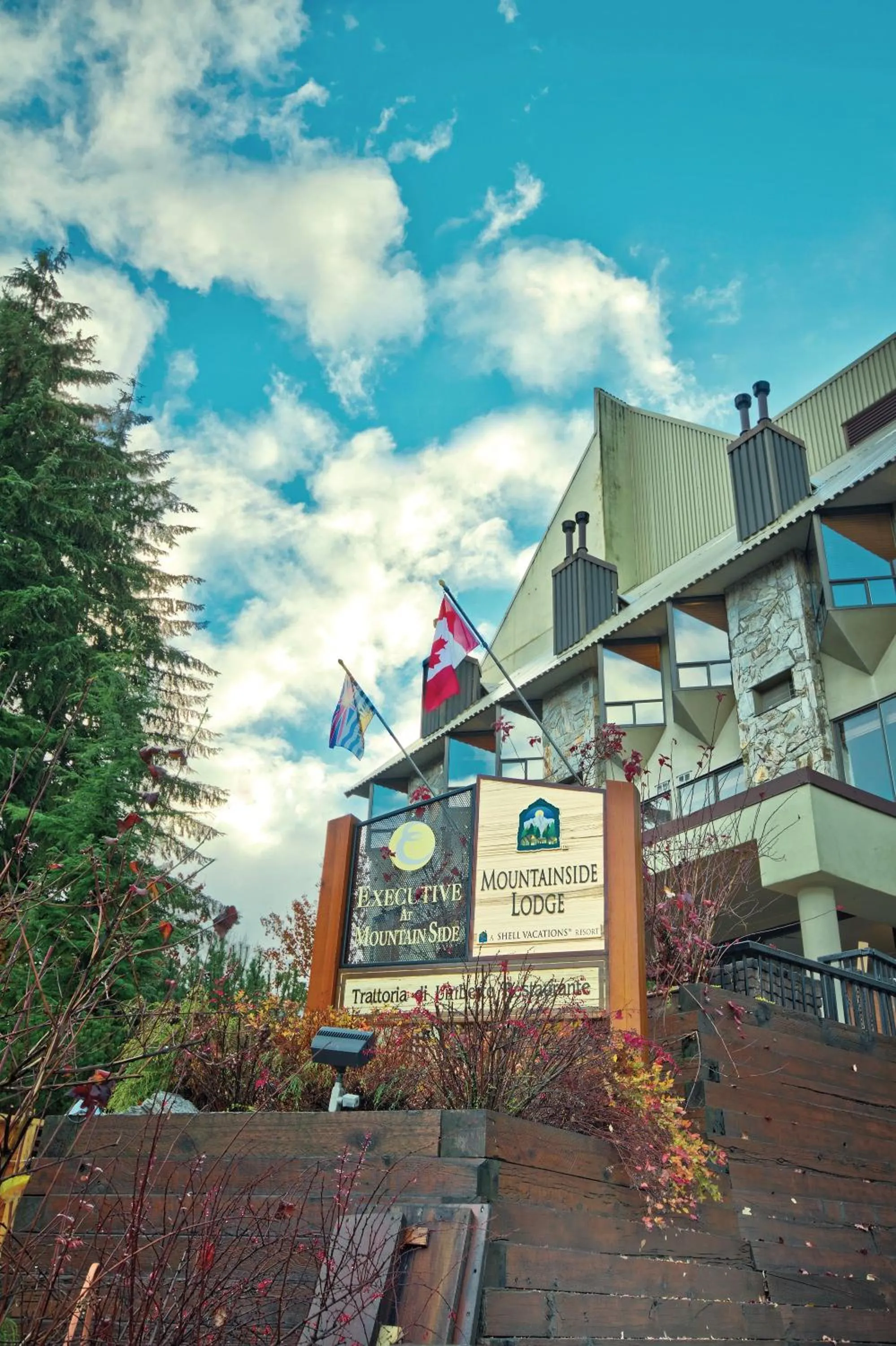 Facade/entrance in Mountainside Lodge