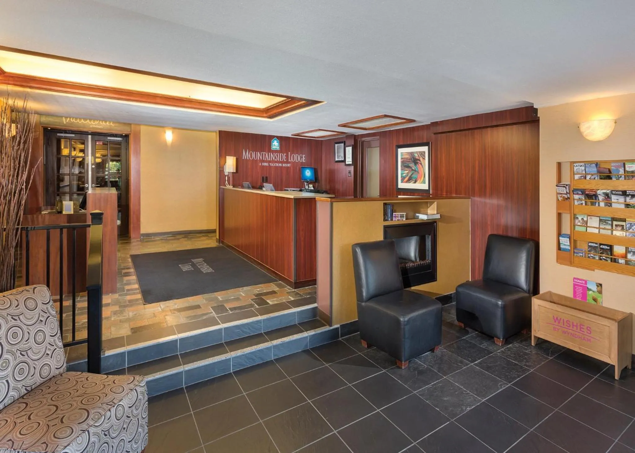 Lobby or reception in Mountainside Lodge