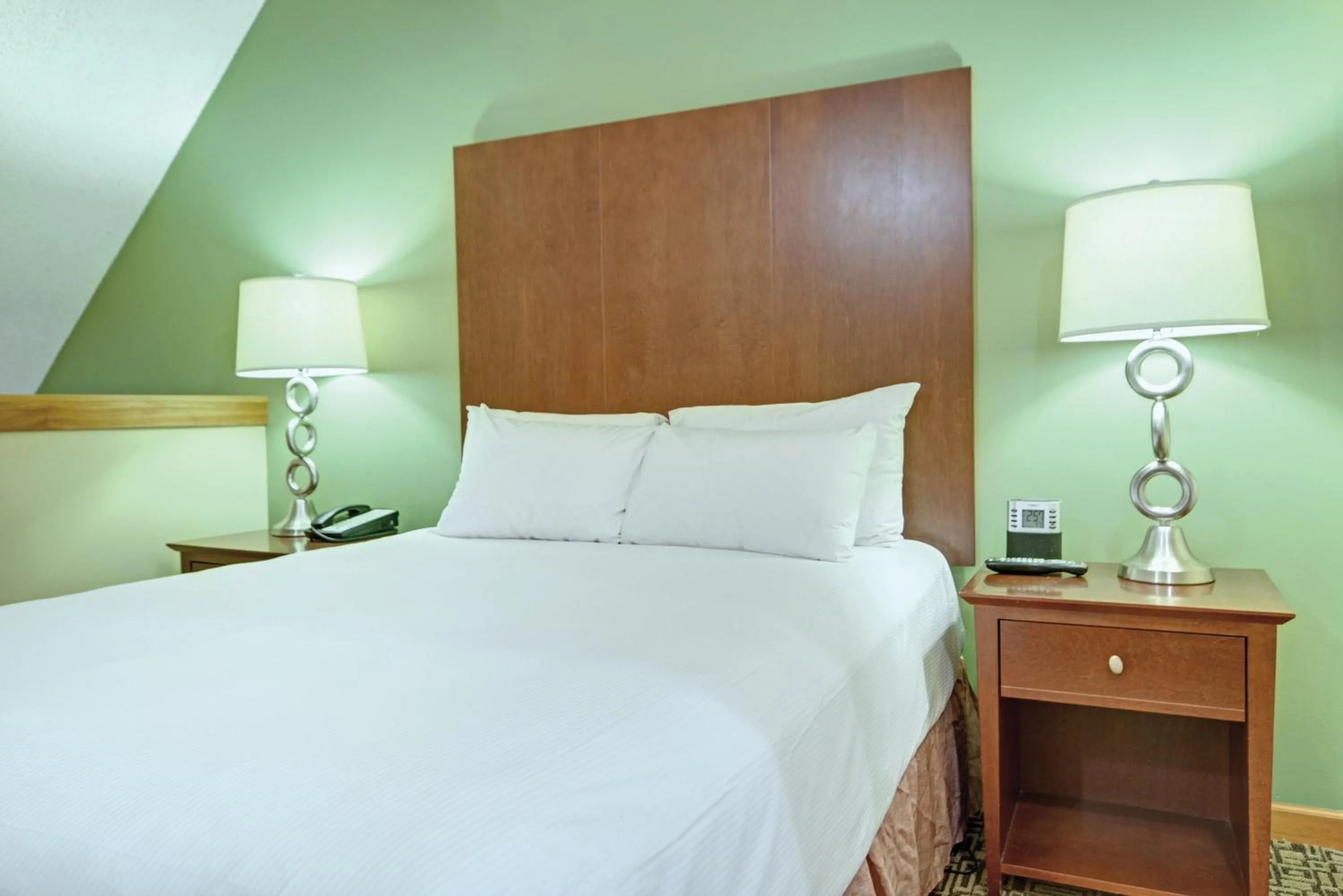 Bedroom in Mountainside Lodge