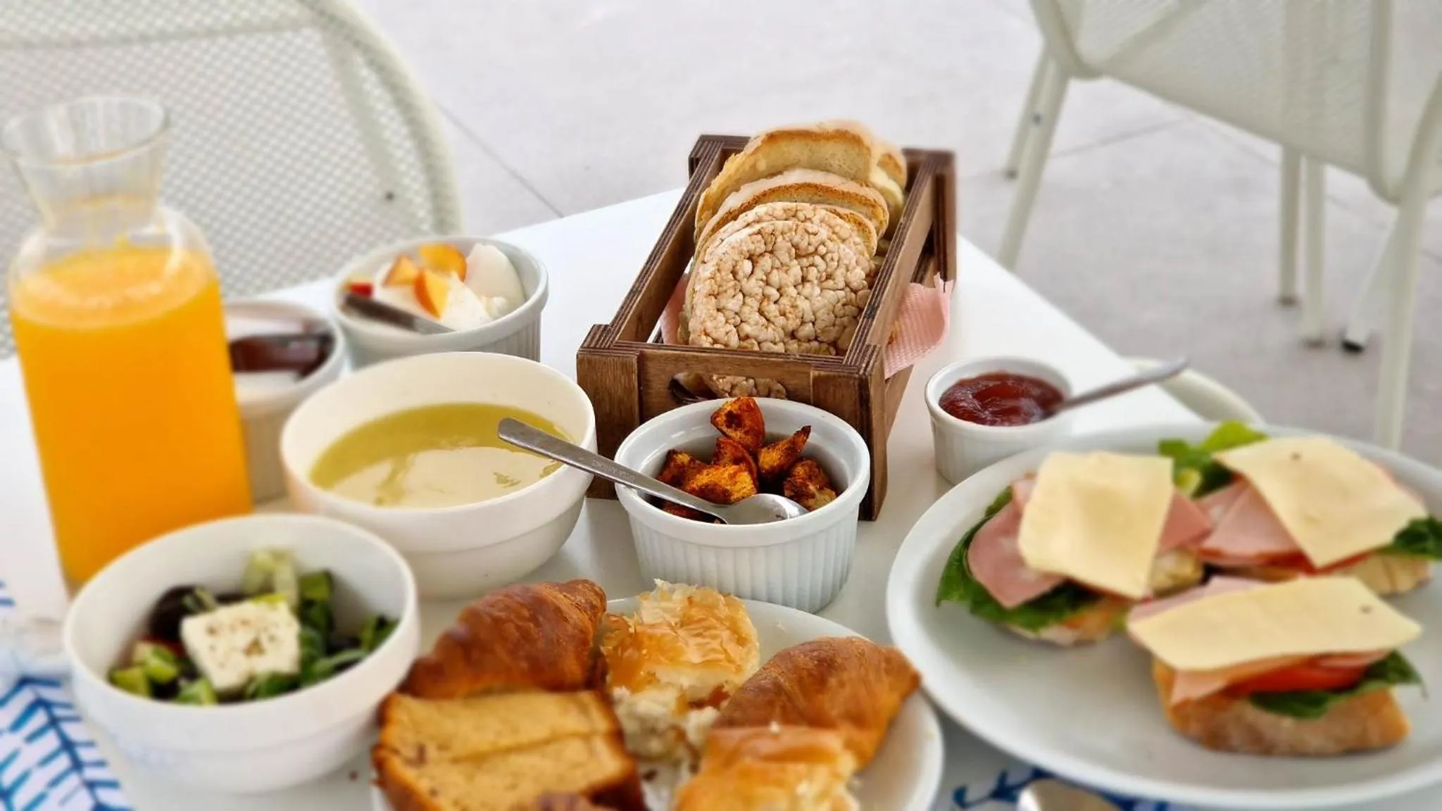 Restaurant/places to eat in Narciso Thassos Luxury Suites