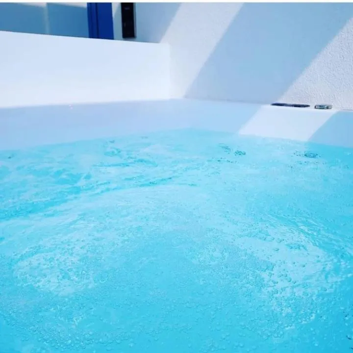Hot Tub in Narciso Thassos Luxury Suites