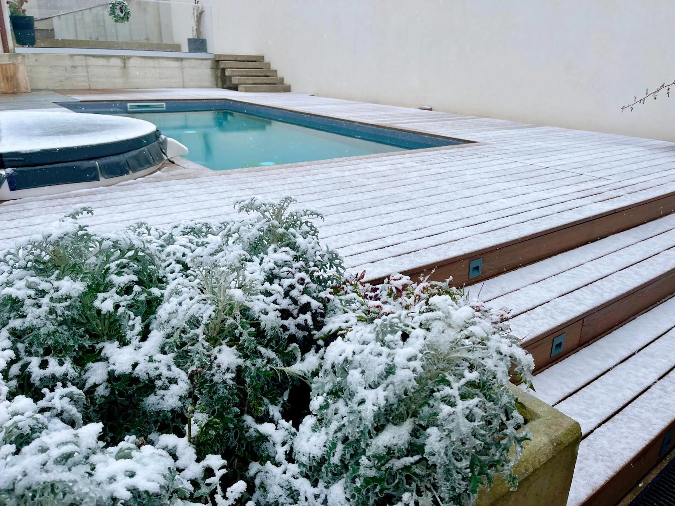 Hot Tub in Other Garden - Luxury Bed and Breakfast