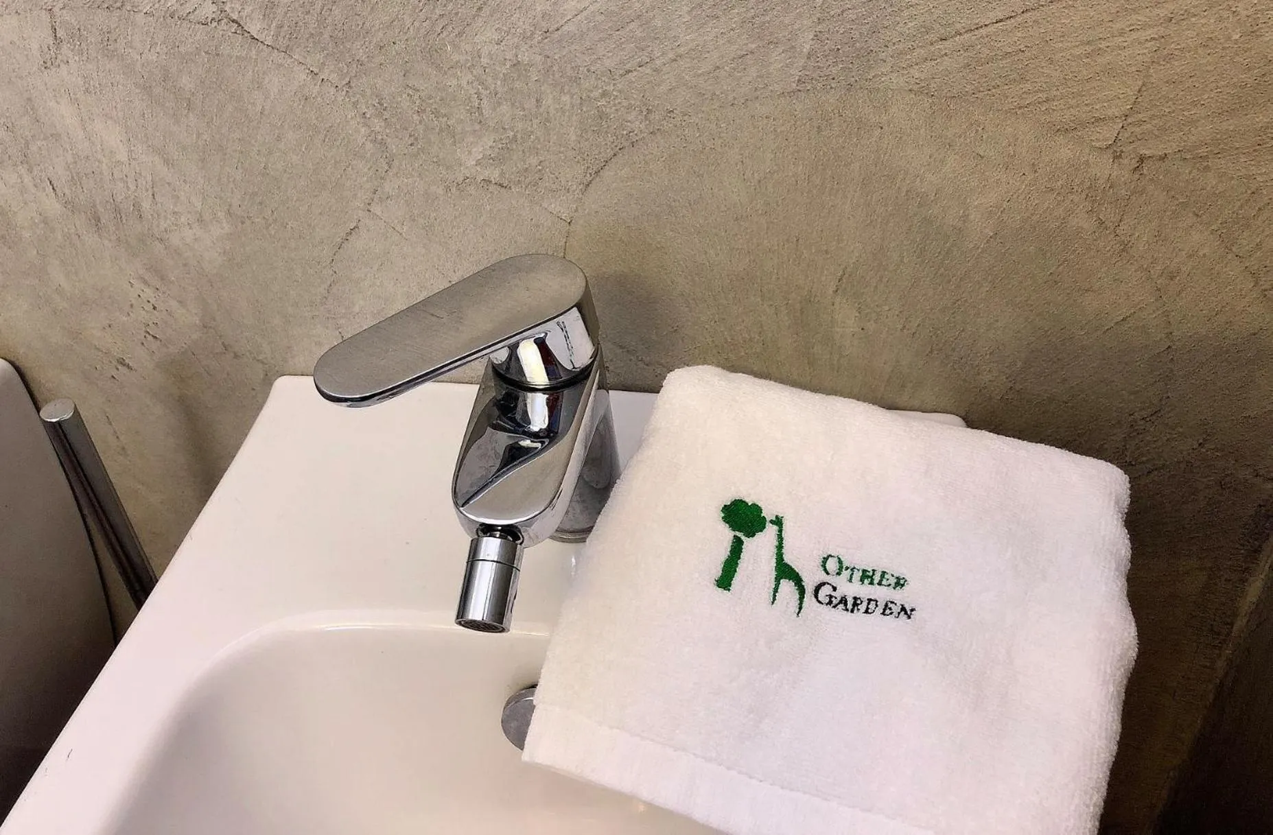 Bathroom in Other Garden - Luxury Bed and Breakfast