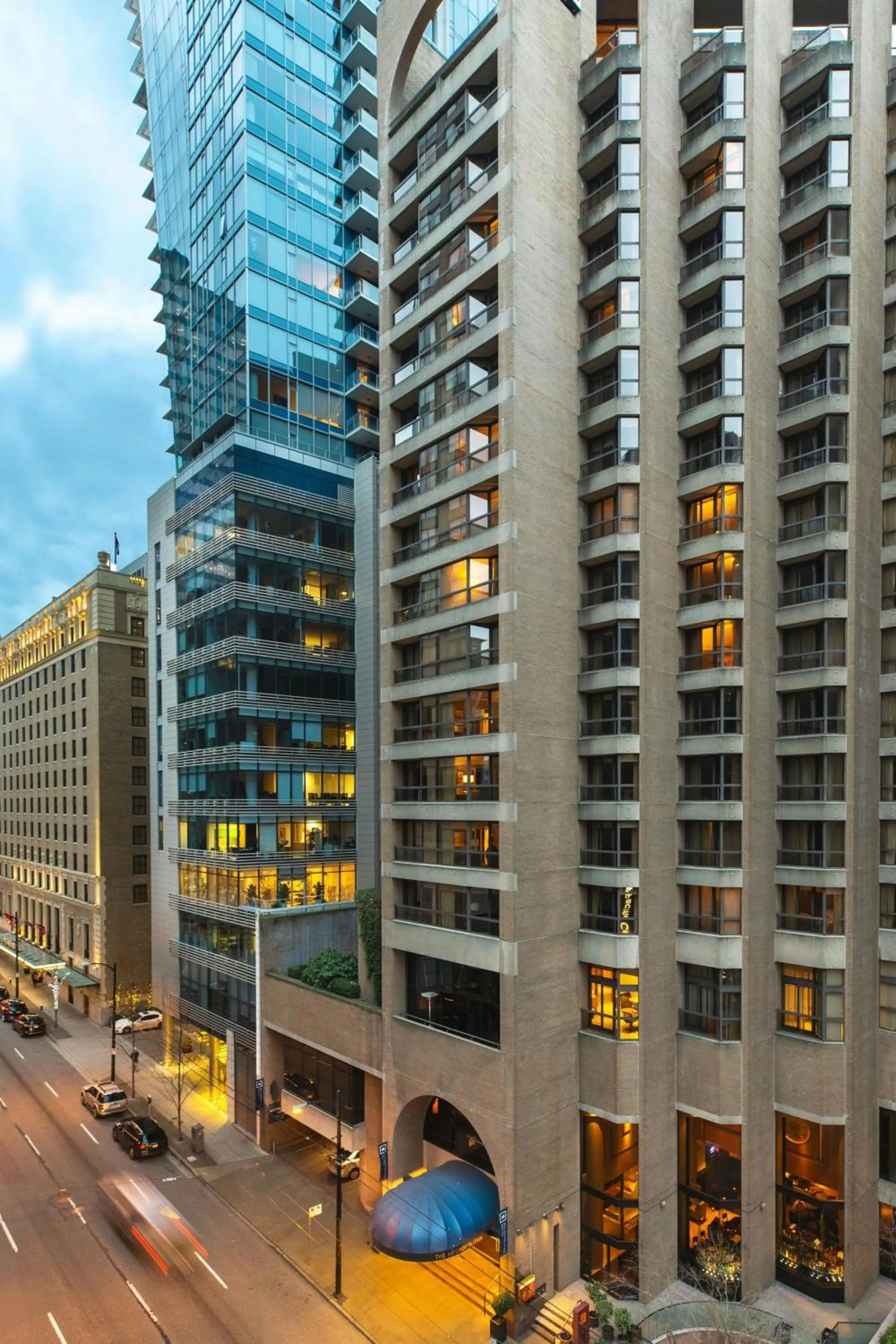 Property building in Metropolitan Hotel Vancouver