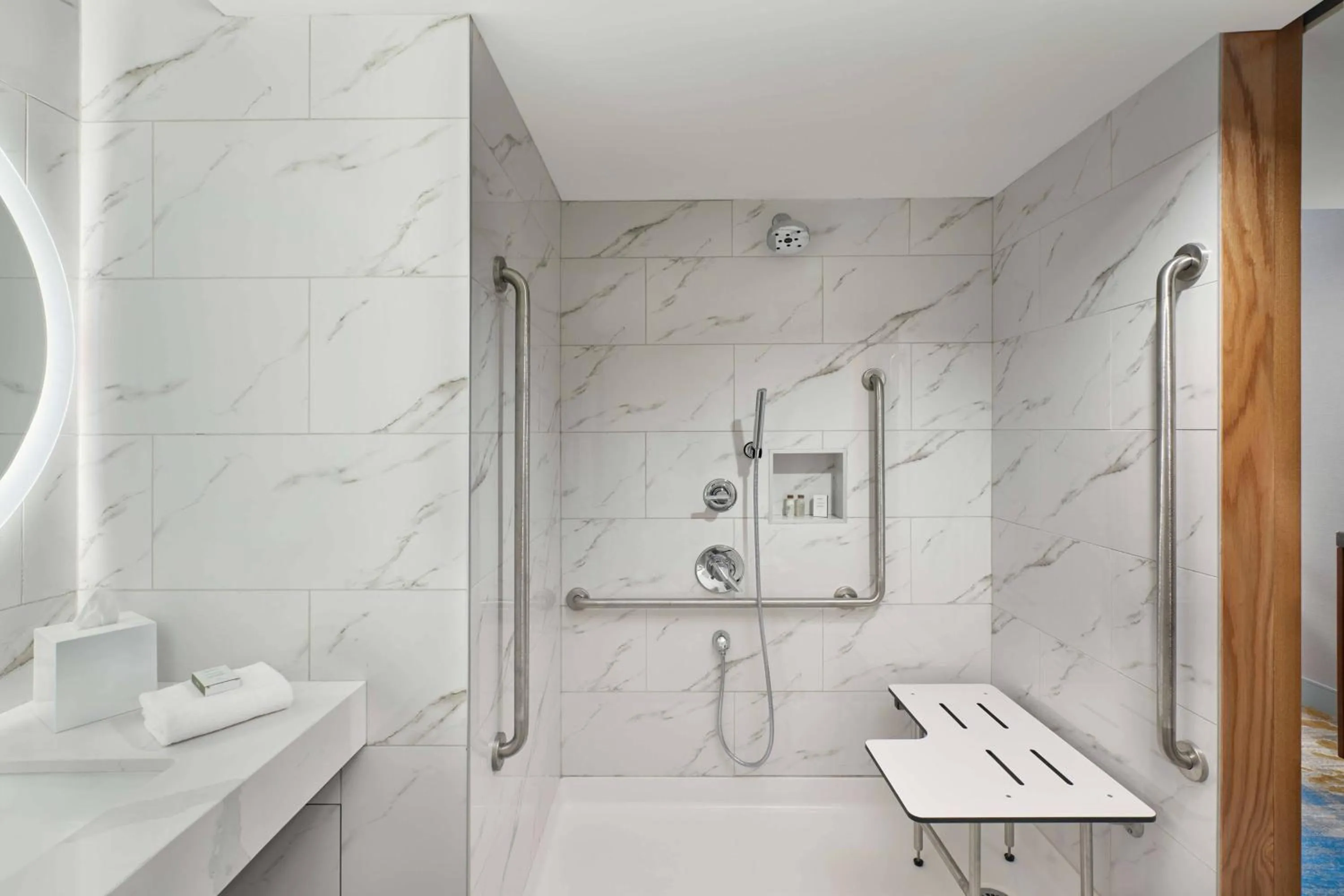 Bathroom in Metropolitan Hotel Vancouver