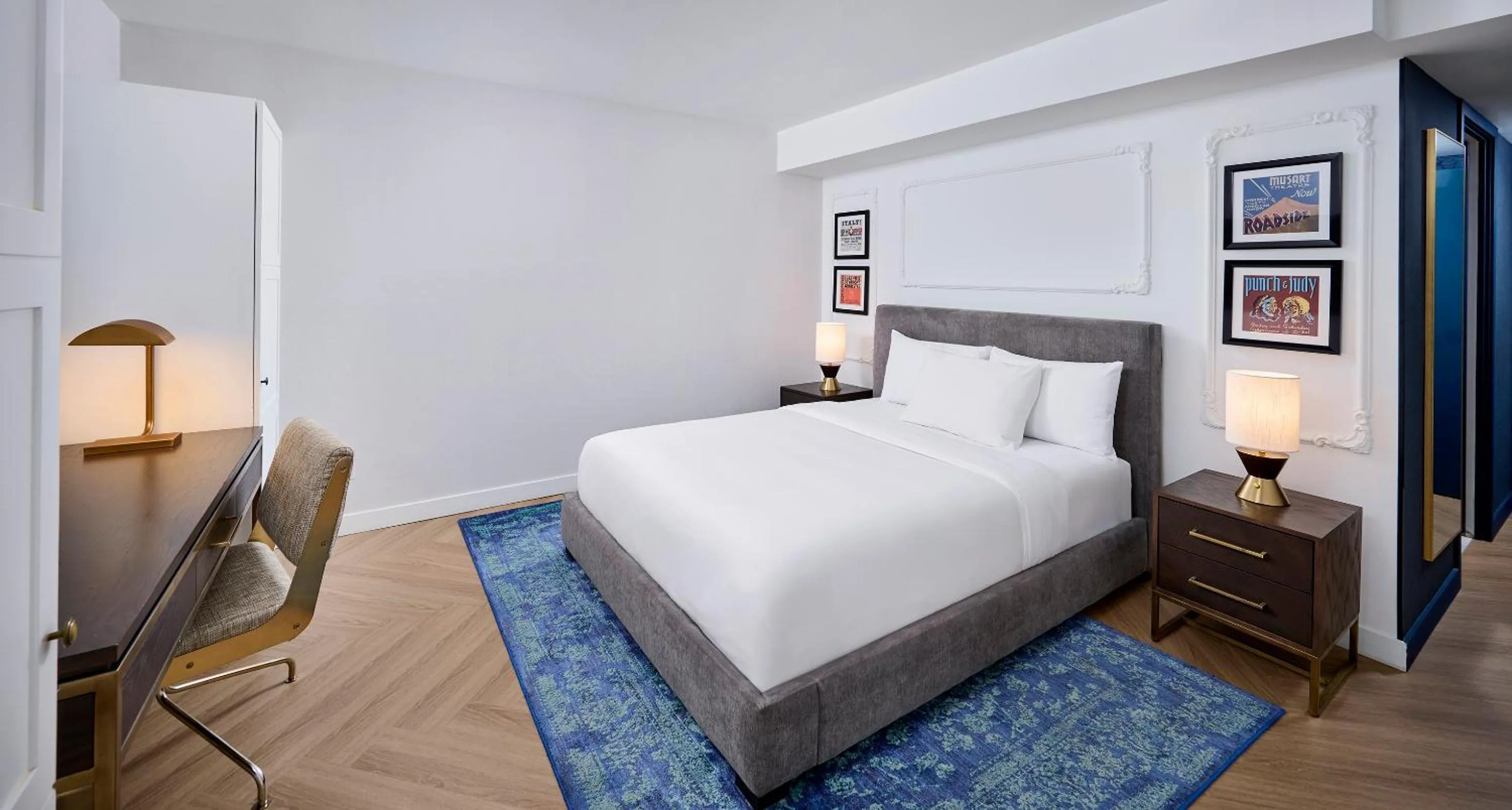 Bed in Pantages Hotel Toronto Centre