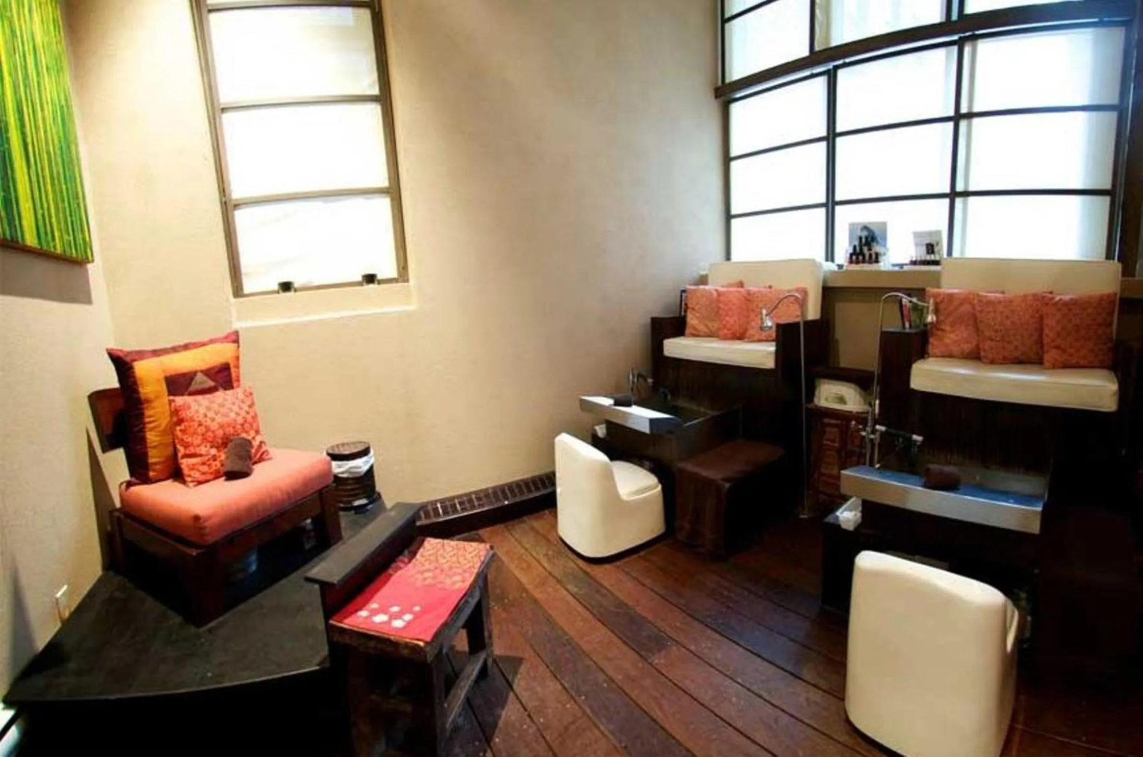 Spa and wellness centre/facilities, Bed in Executive Hotel Cosmopolitan Toronto