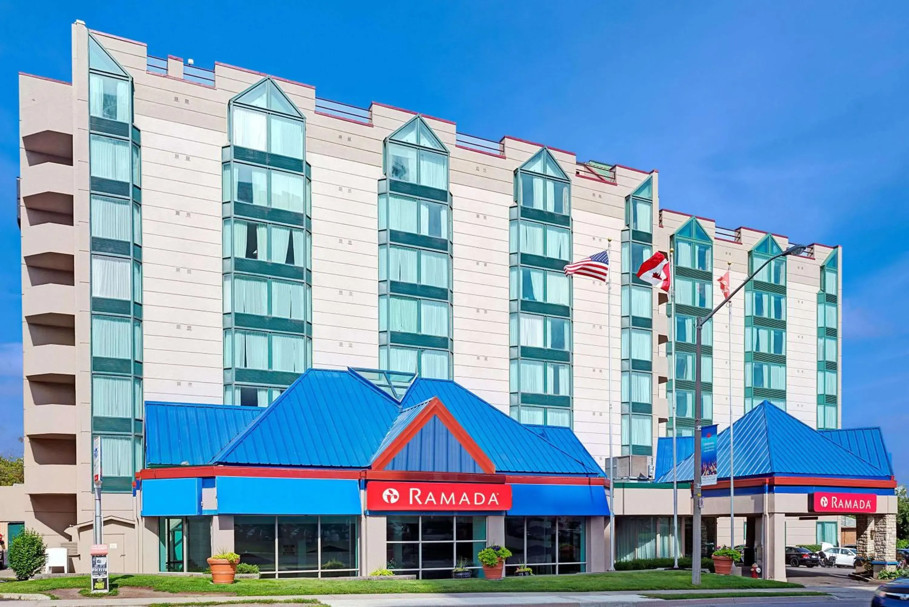 Property building in Ramada by Wyndham Niagara Falls/Fallsview Property building in Ramada by Wyndham Niagara Falls/Fallsview
