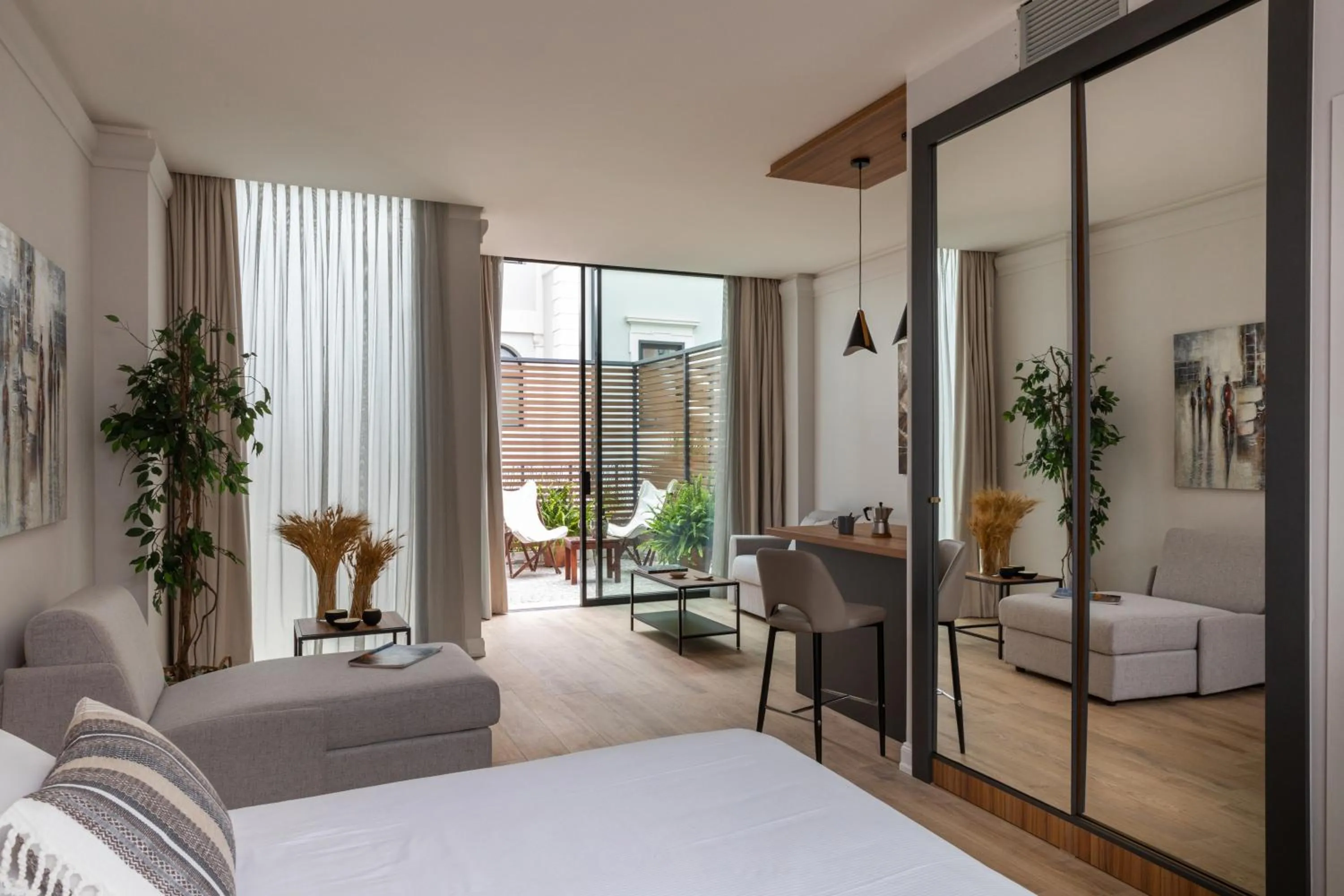 Photo of the whole room, Bed in Livia Valeria Palace