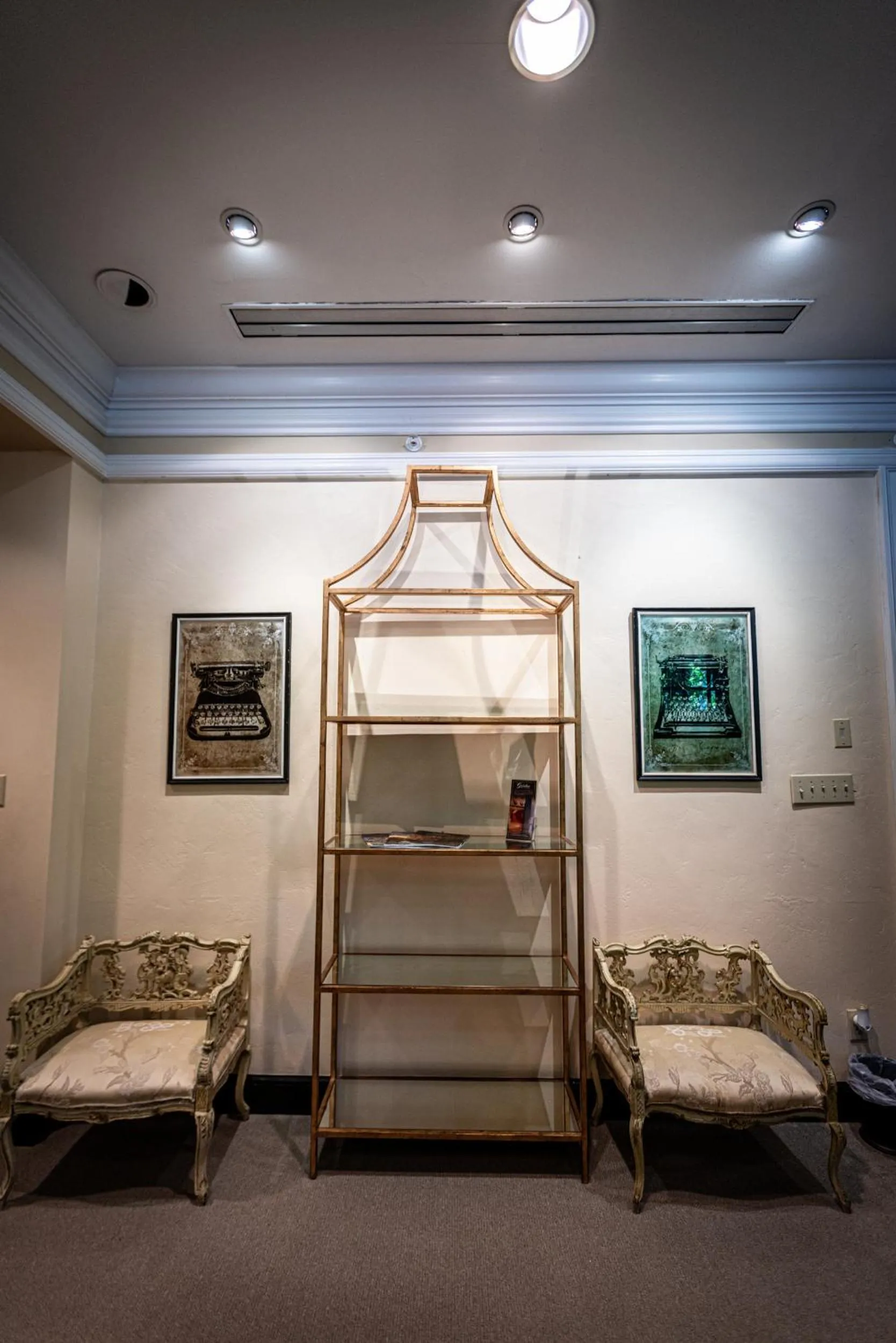 Seating area, Bed in Washington Street Quarters