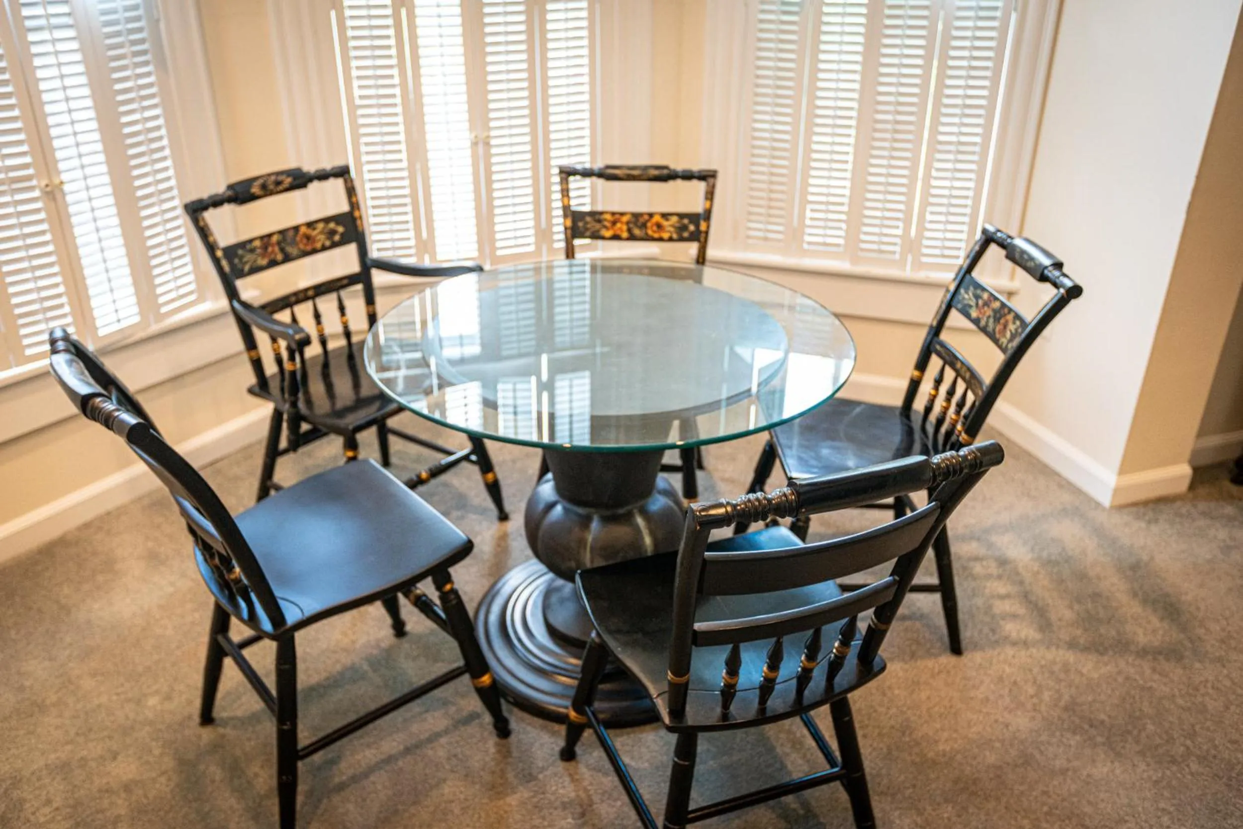 Dining area in Washington Street Quarters