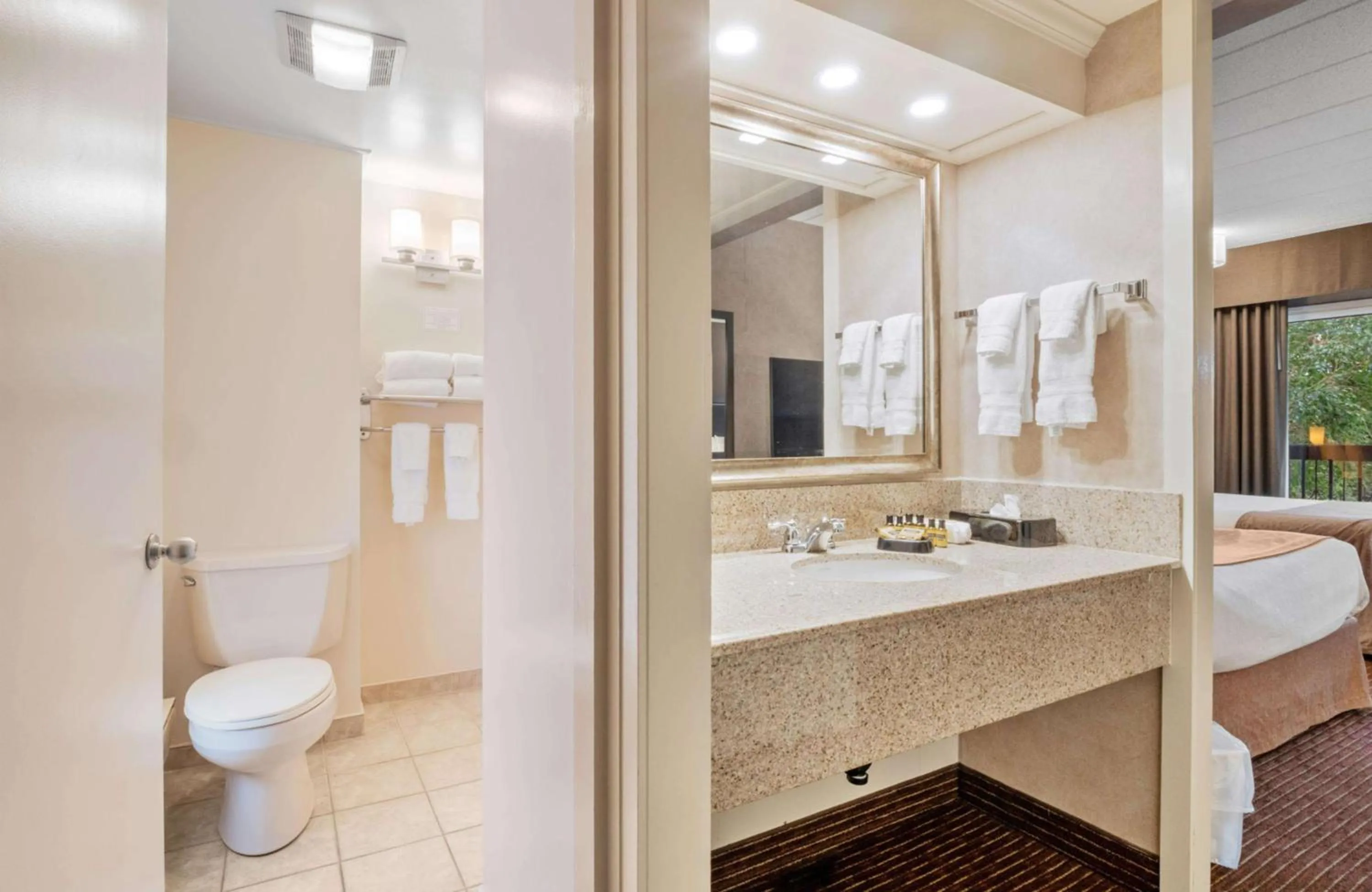 Bathroom in Best Western Plus Cairn Croft Hotel