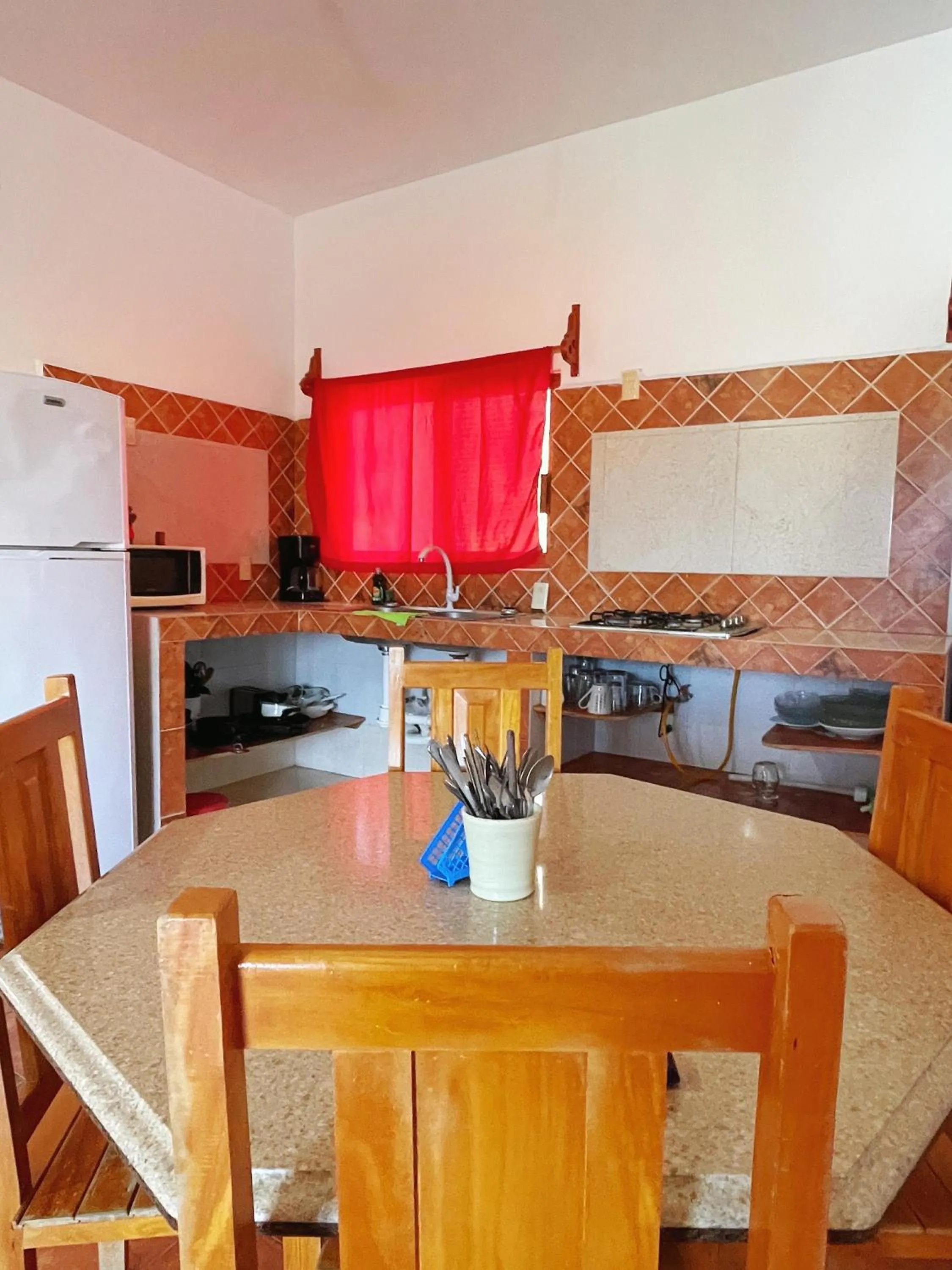 Hotel y Bungalows Bugambilias