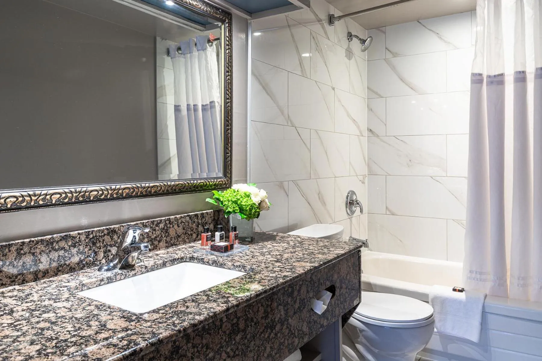 Shower in Old Stone Inn Boutique Hotel