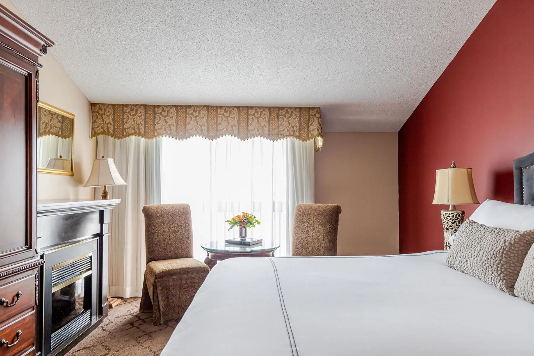 Bed in Old Stone Inn Boutique Hotel