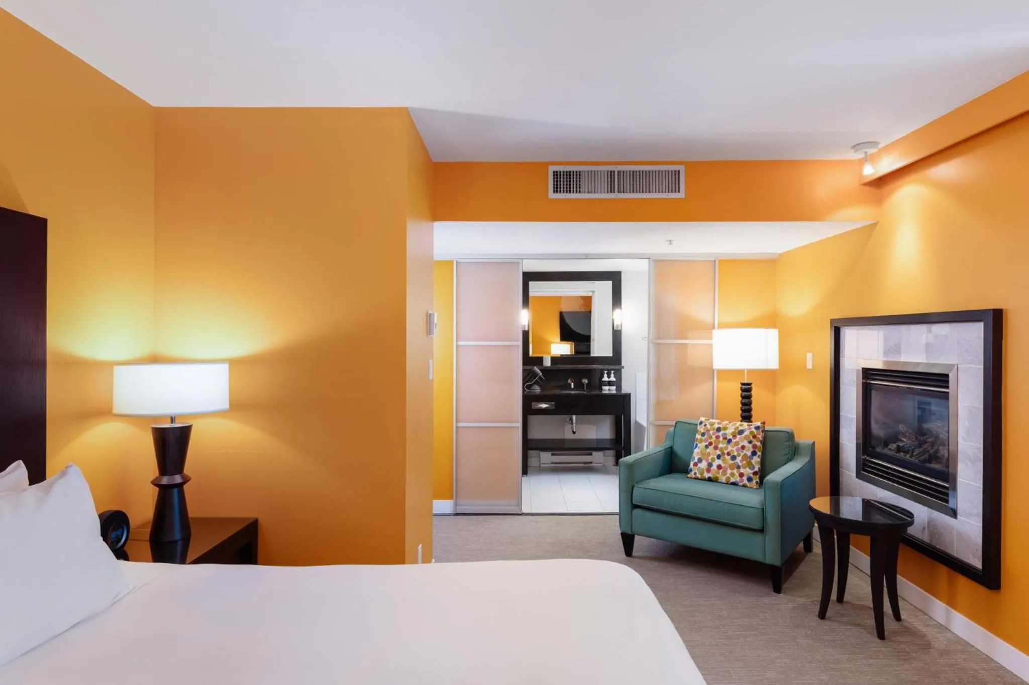 Bathroom, Bed in OPUS Vancouver