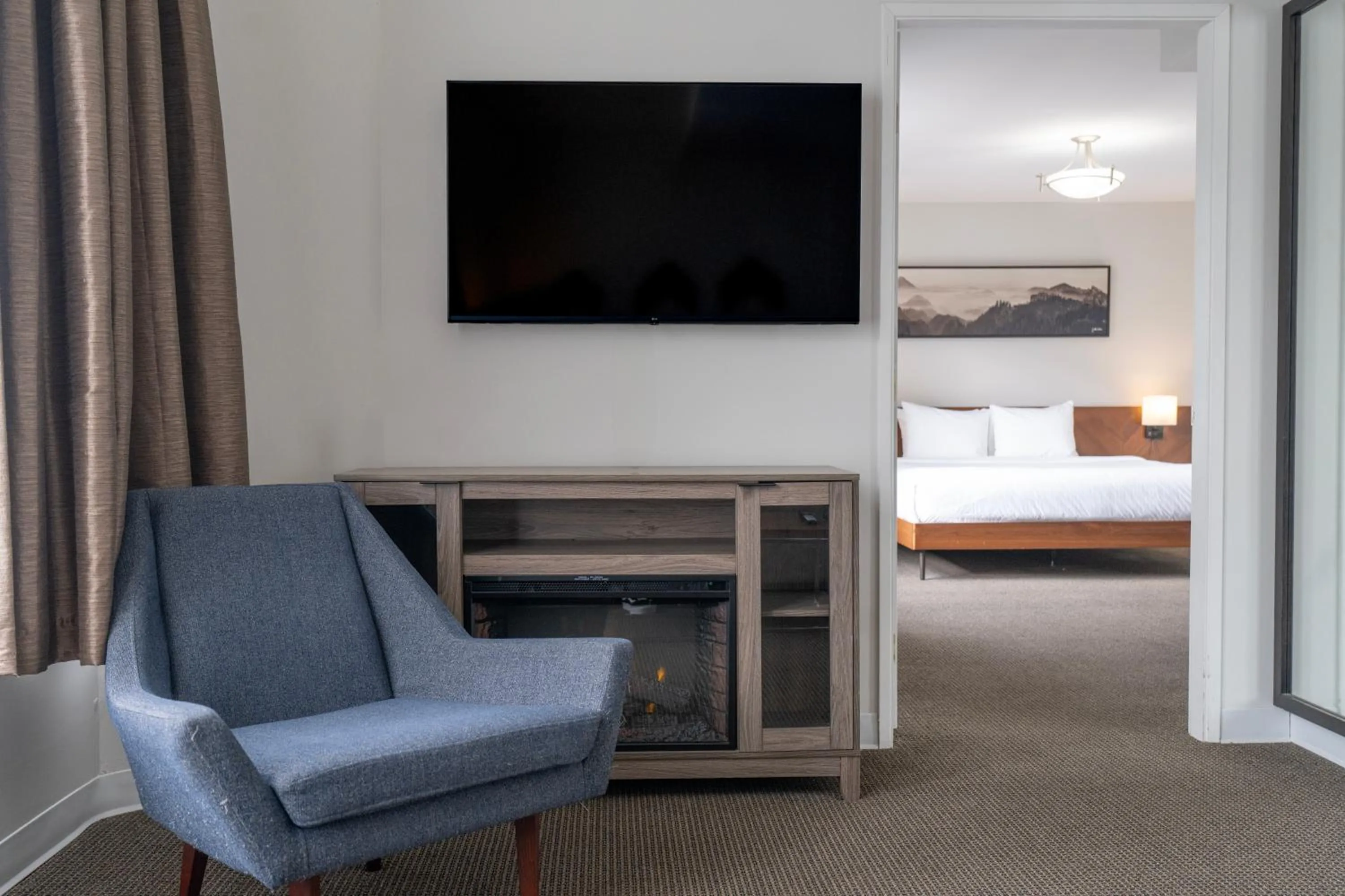 Living room, Bed in Adara Hotel