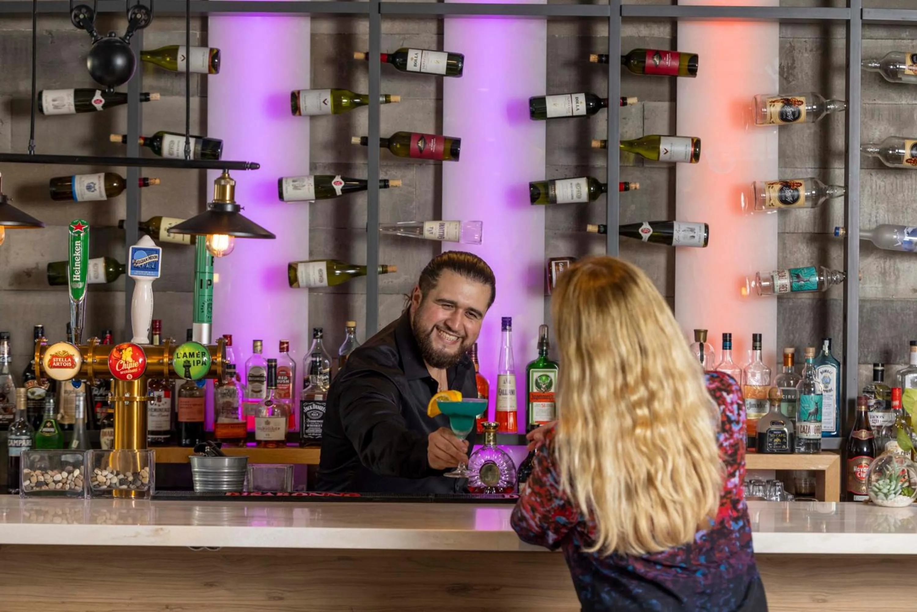 Lounge or bar in HOTEL10